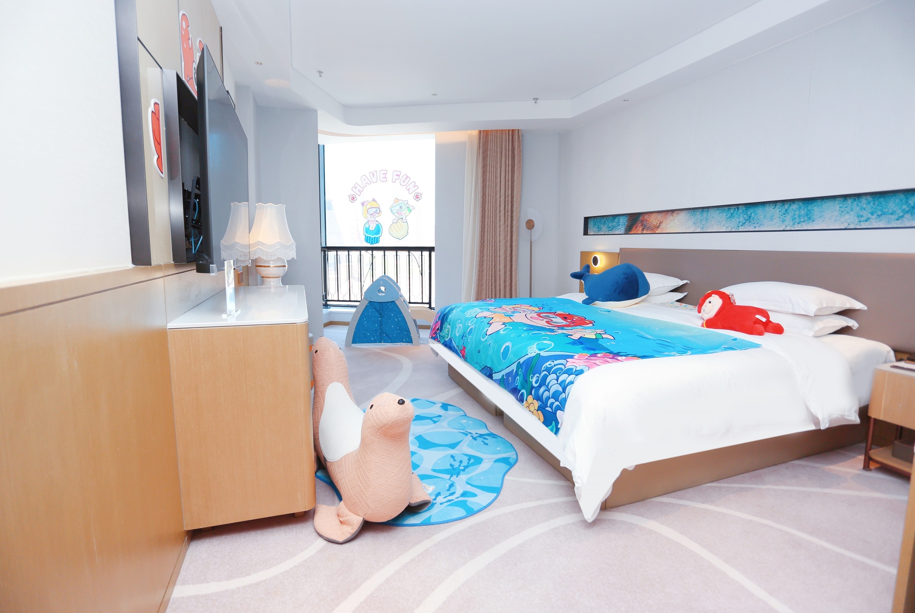 Guest room at the Wyndham Garden Weihai Dream Sea in Weihai, Other than US/Canada