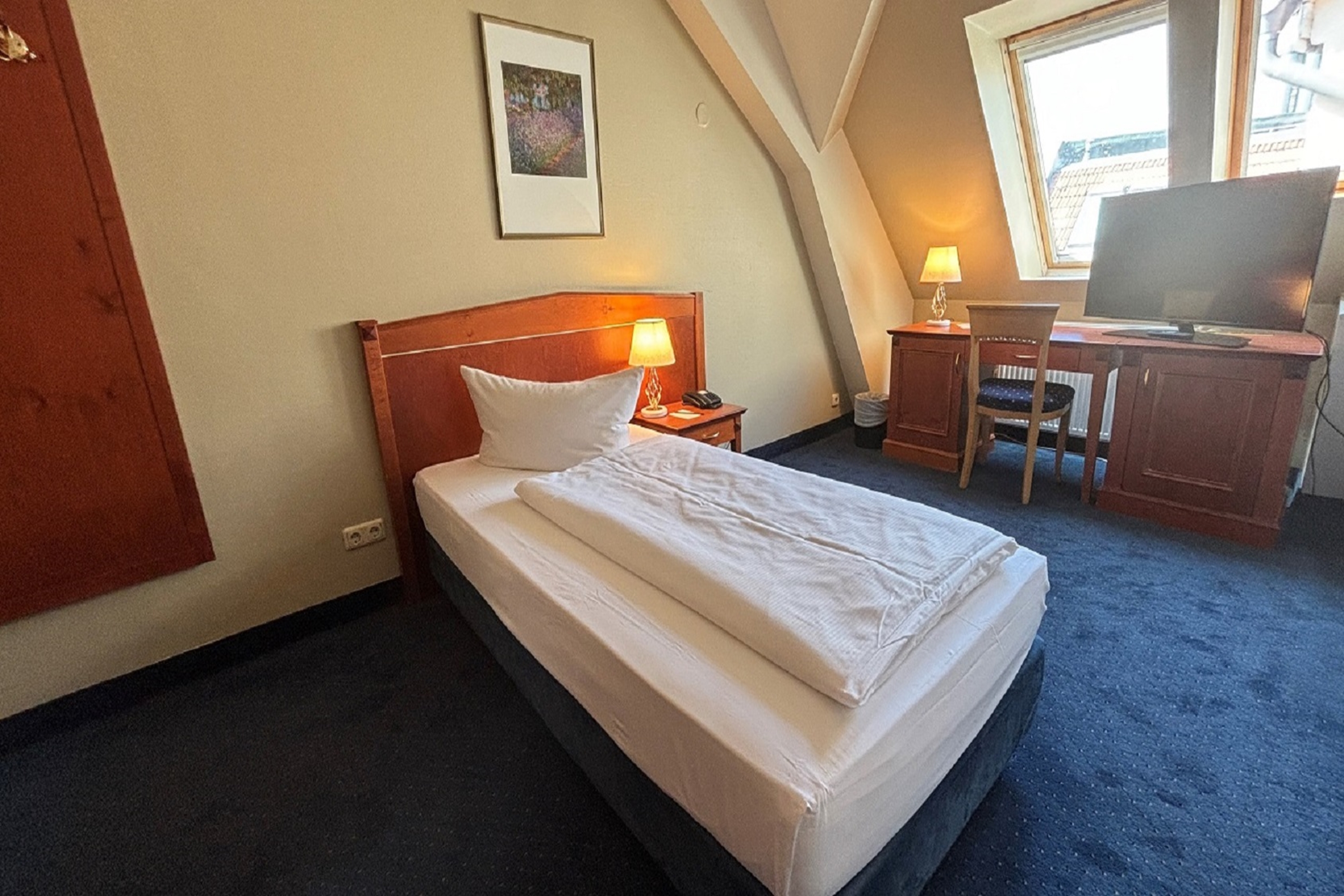 Guest room at the Wyndham Garden Berlin Mitte in Berlin, Other than US/Canada