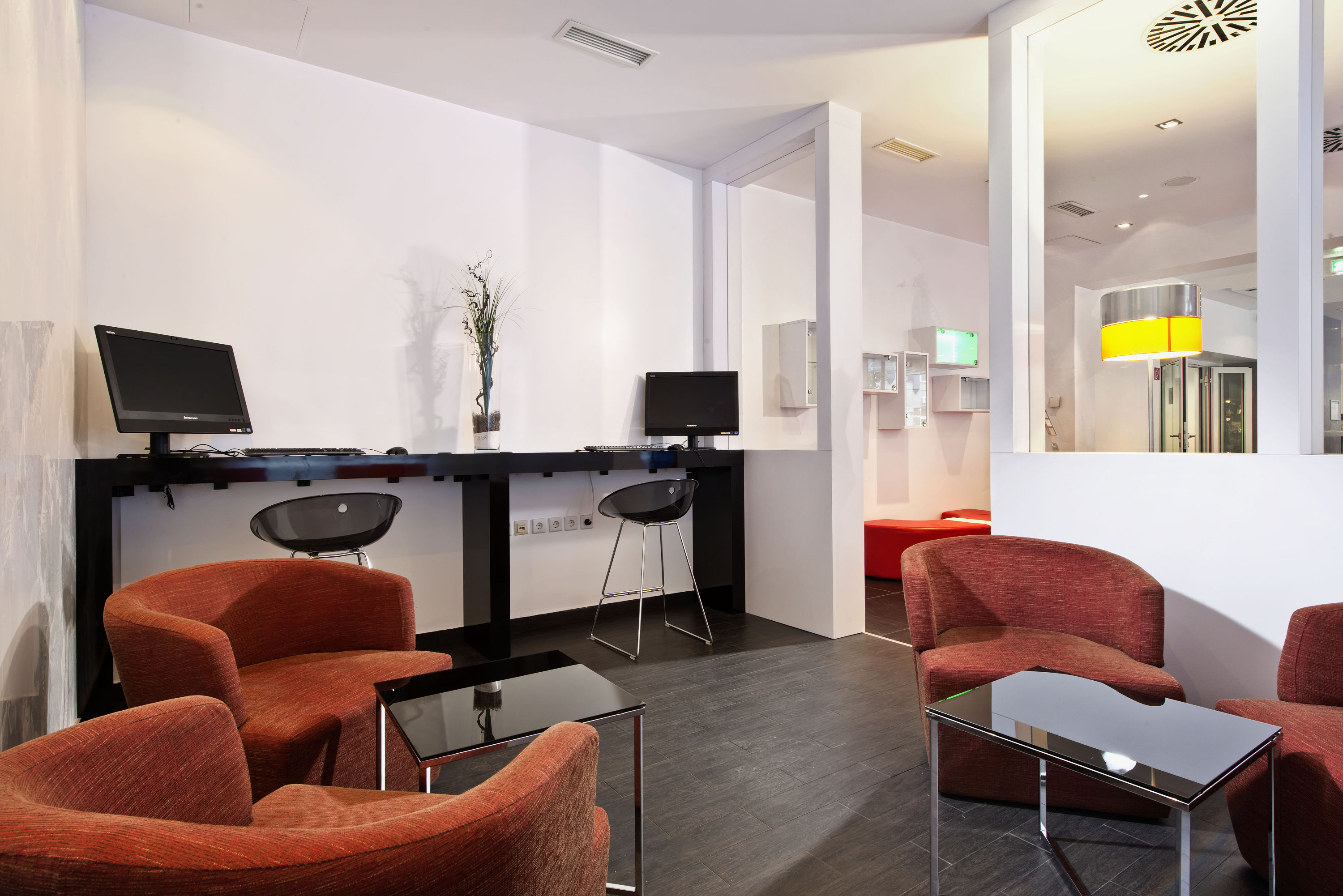 Wyndham Garden Duesseldorf City Centre Koenigsallee business center in Dusseldorf, Other than US/Canada