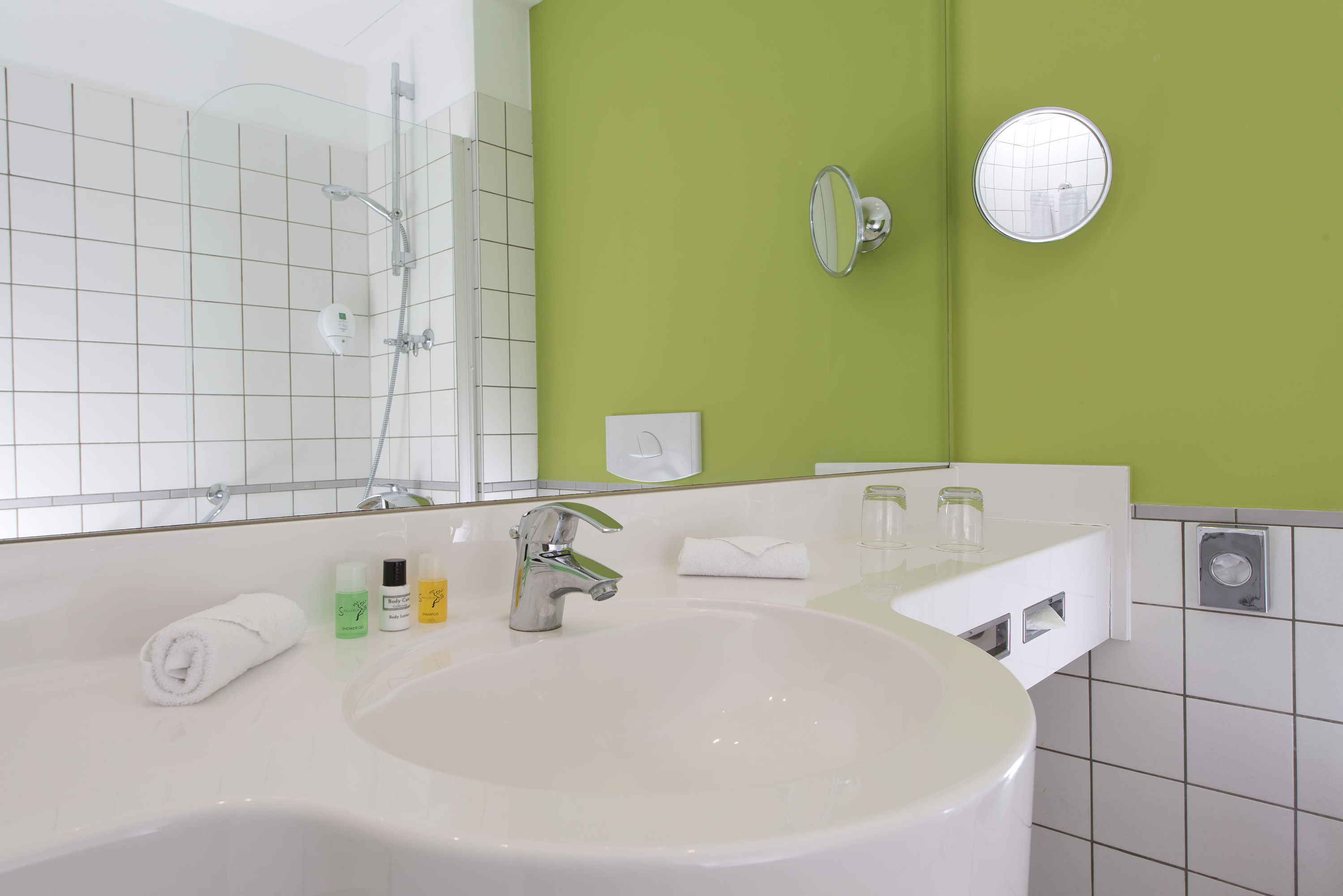 Guest room at the Wyndham Garden Duesseldorf City Centre Koenigsallee in Dusseldorf, Other than US/Canada