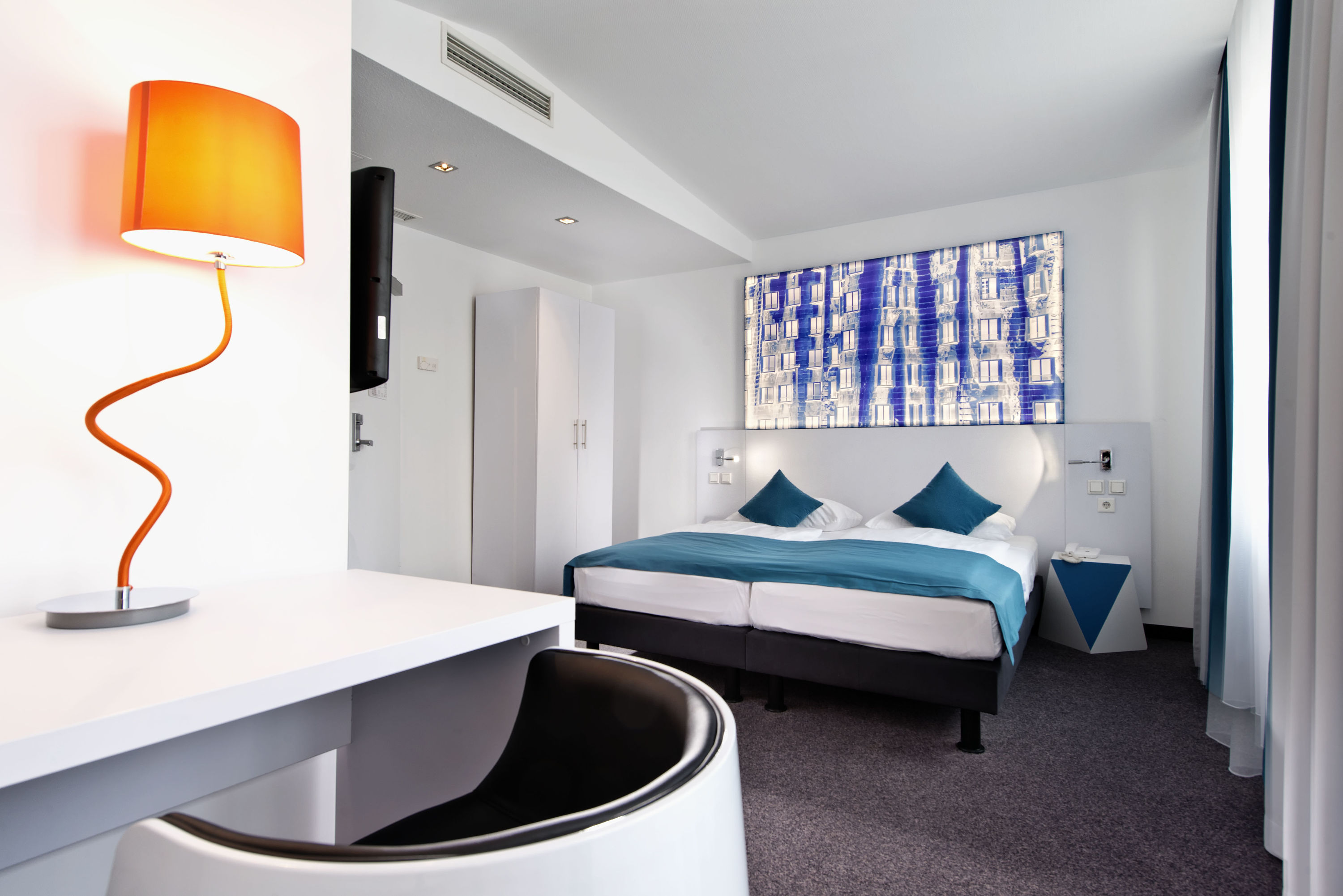 Guest room at the Wyndham Garden Duesseldorf City Centre Koenigsallee in Dusseldorf, Other than US/Canada