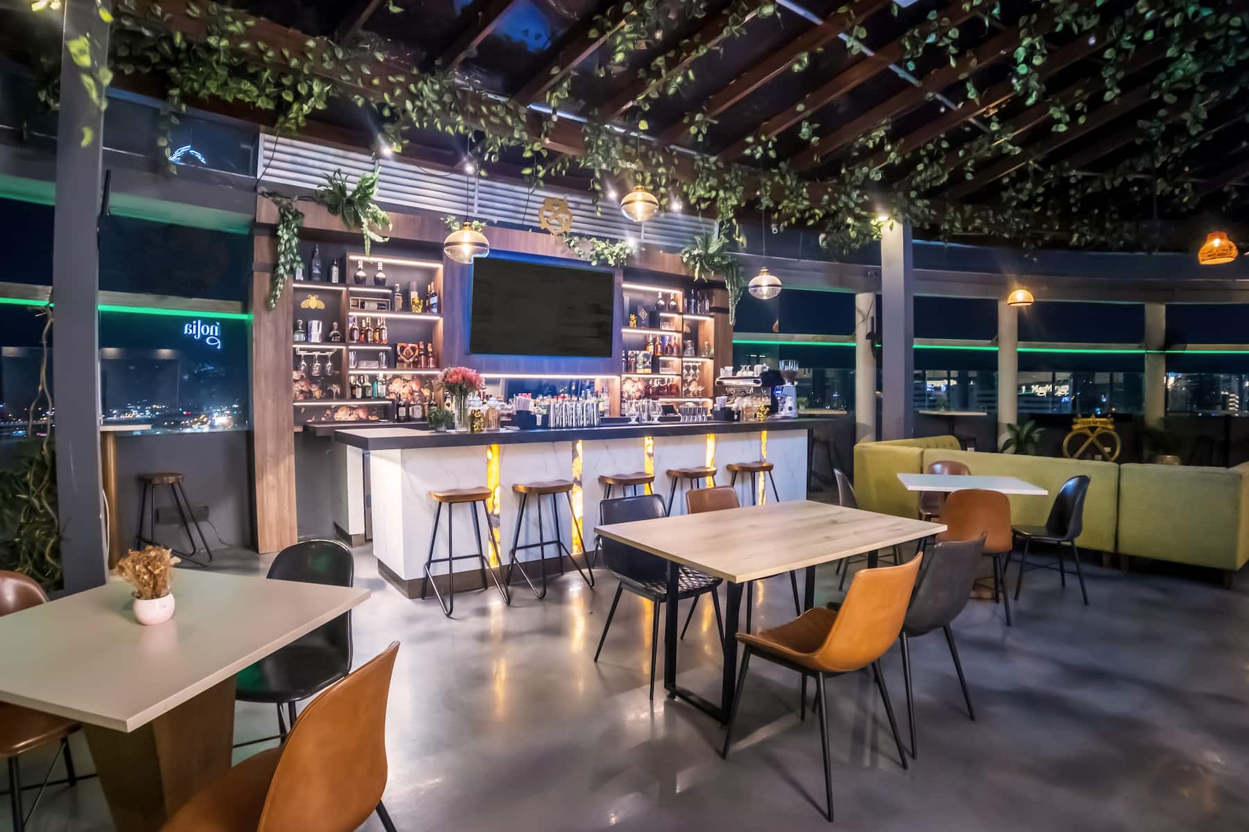 Restaurant bar at Wyndham Garden Guayaquil in Guayaquil, Other than US/Canada
