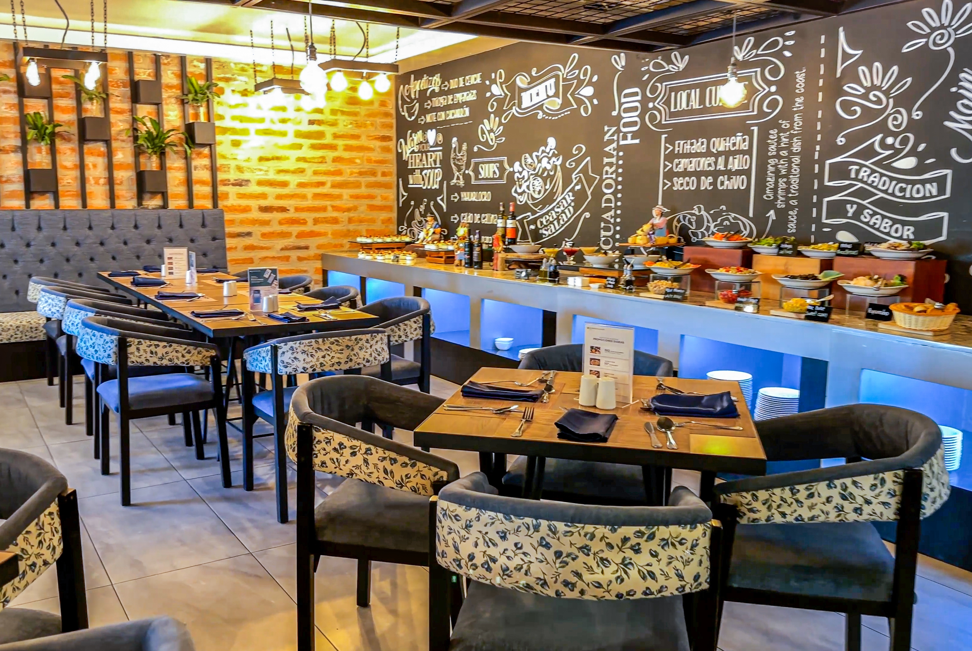 Wyndham Garden Quito restaurant in Quito, Other than US/Canada