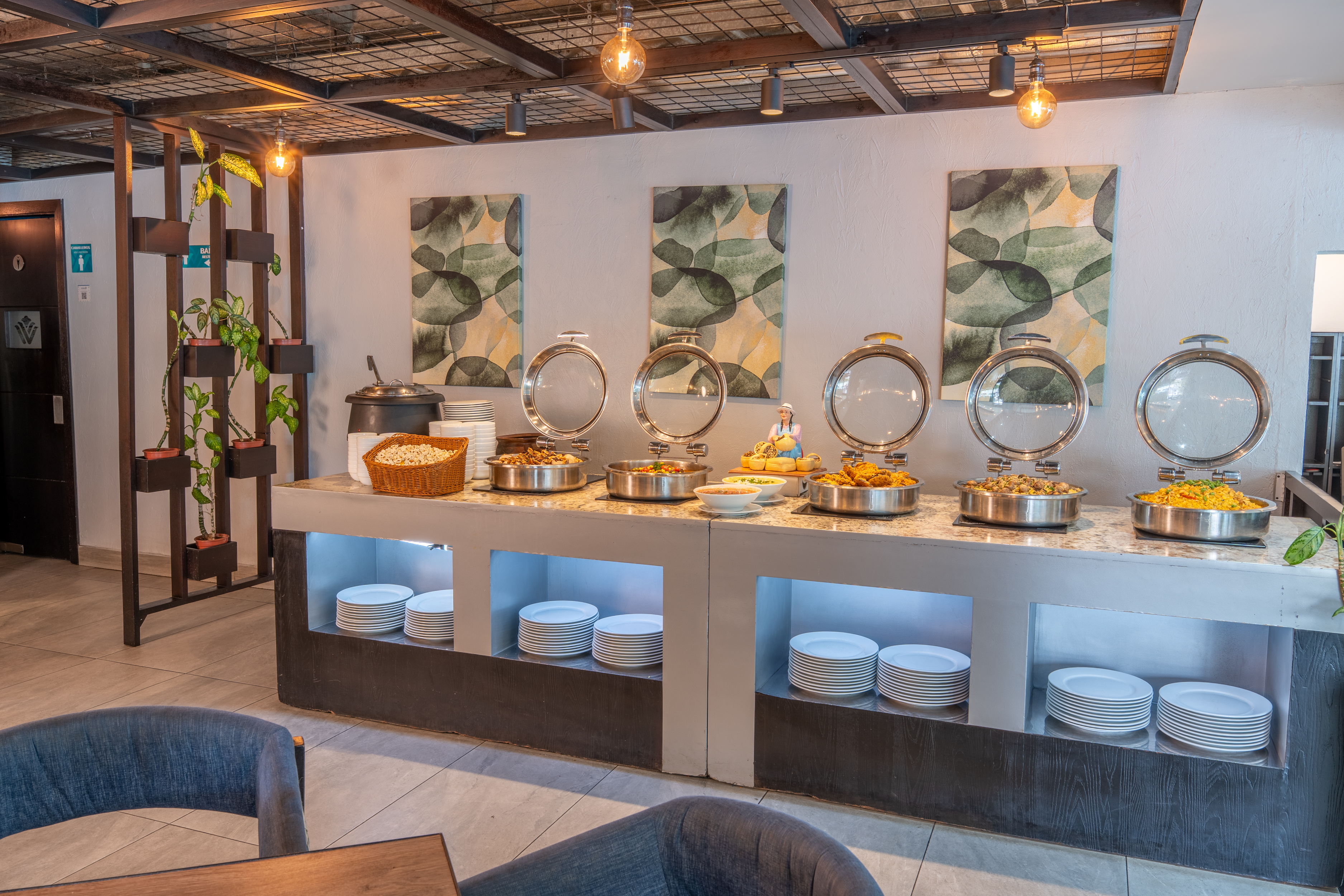 Wyndham Garden Quito restaurant in Quito, Other than US/Canada