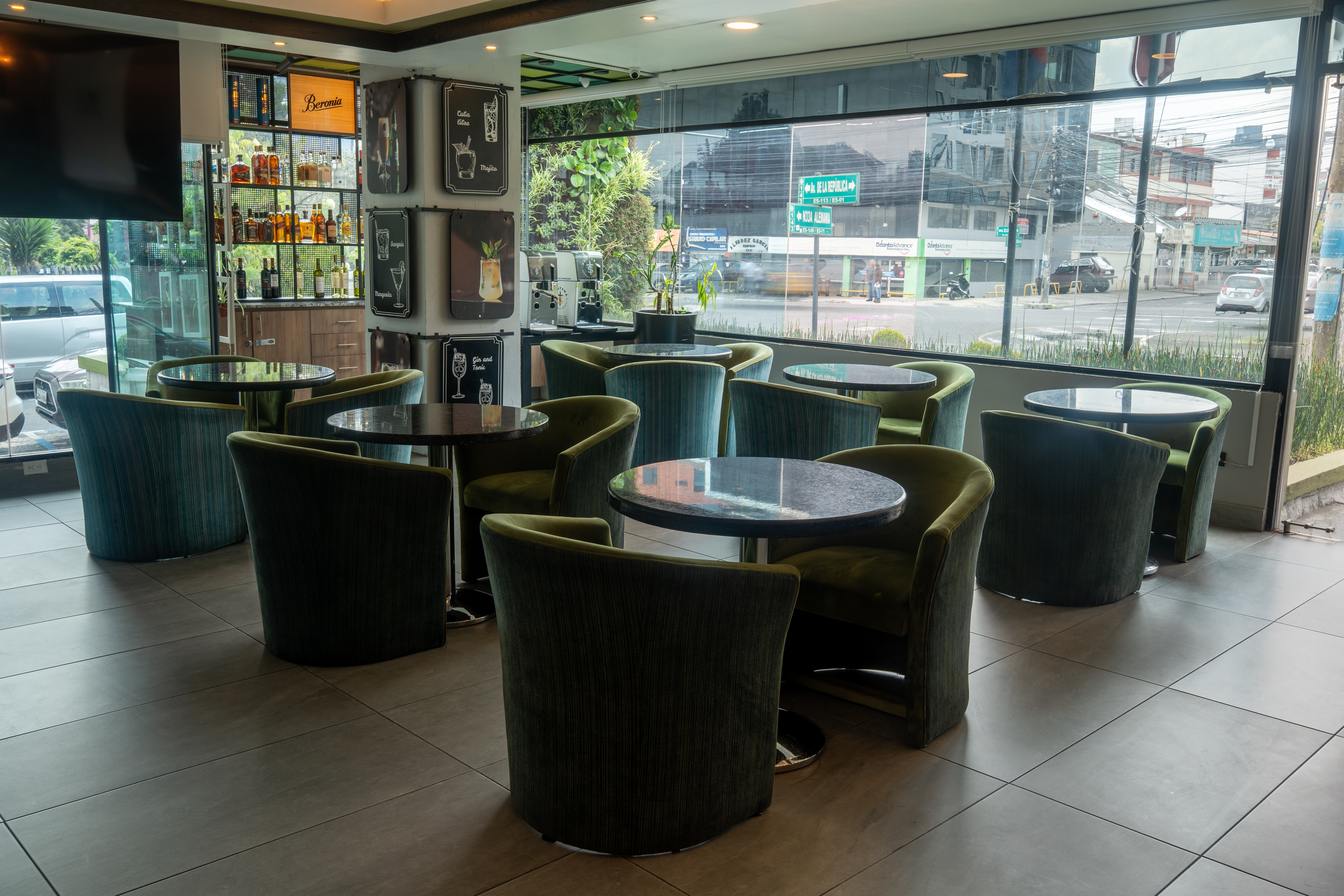 Wyndham Garden Quito restaurant in Quito, Other than US/Canada