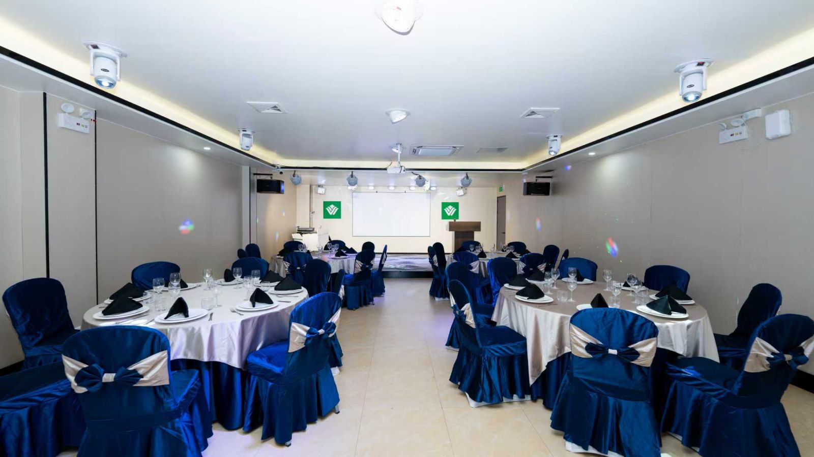 Wyndham Garden Wailoaloa Beach Fiji ballroom banquet rounds in Nadi, Other than US/Canada