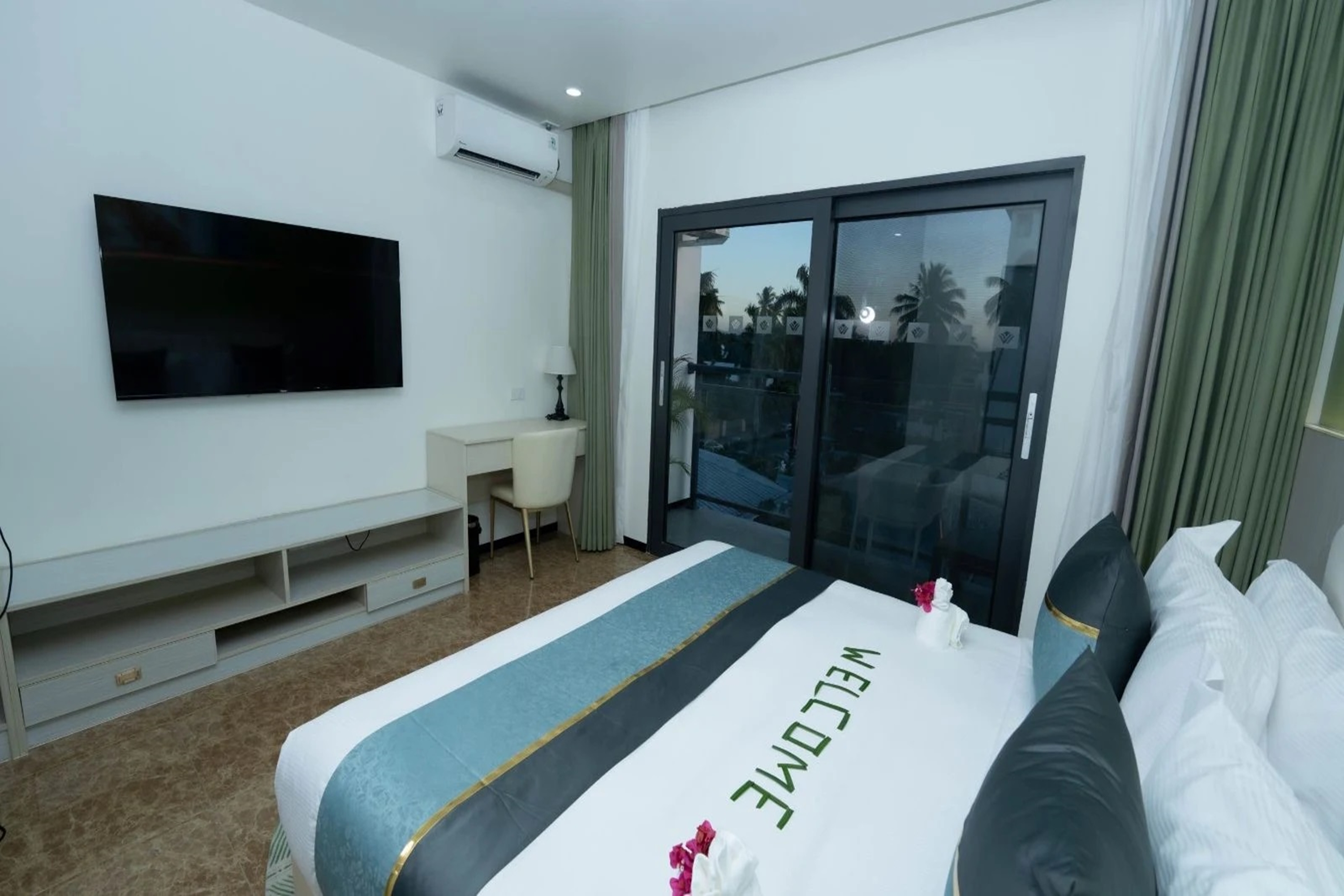 Guest room at the Wyndham Garden Wailoaloa Beach Fiji in Nadi, Other than US/Canada