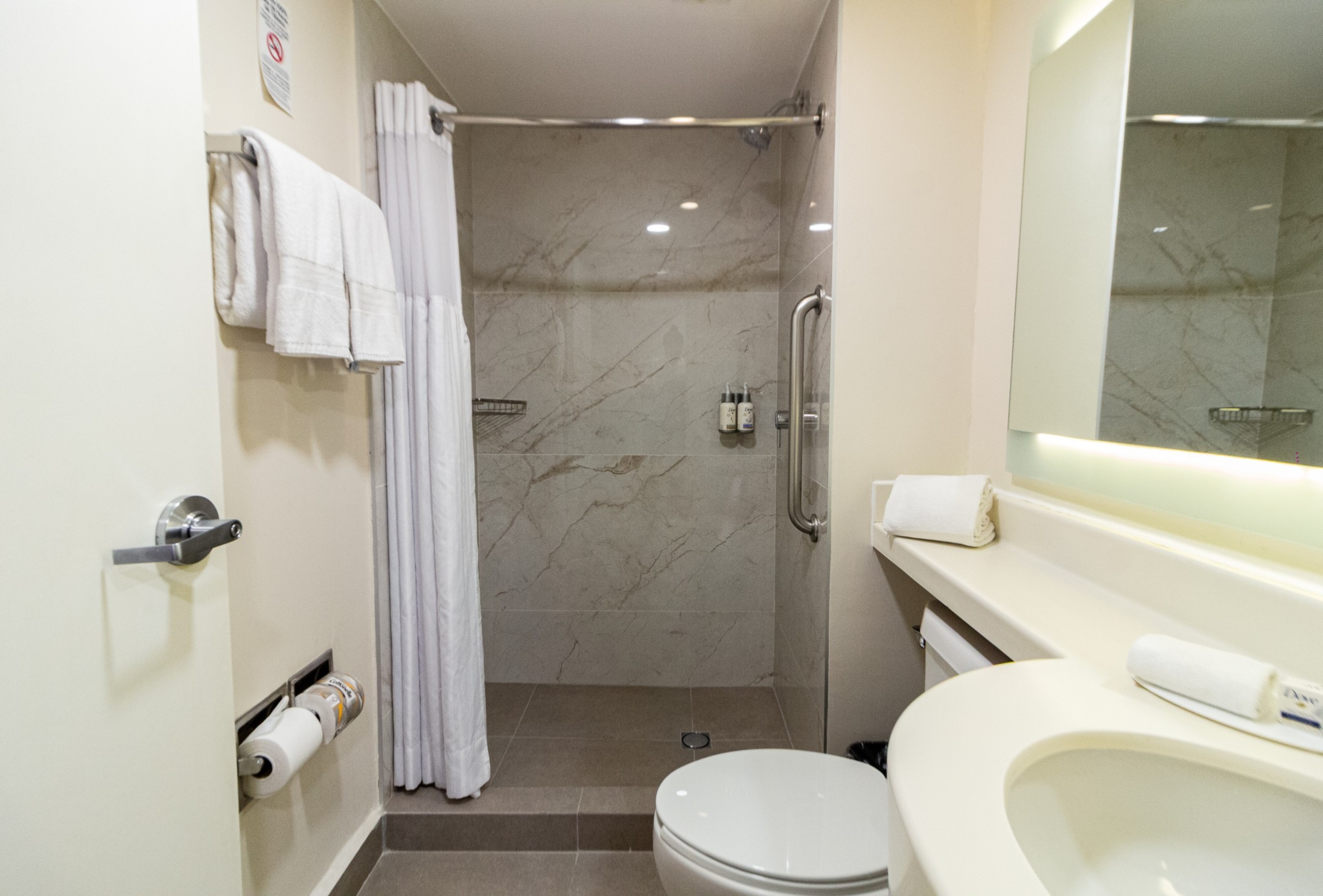 Guest room bath at the Wyndham Garden Monterrey Aeropuerto in Apodaca, Other than US/Canada