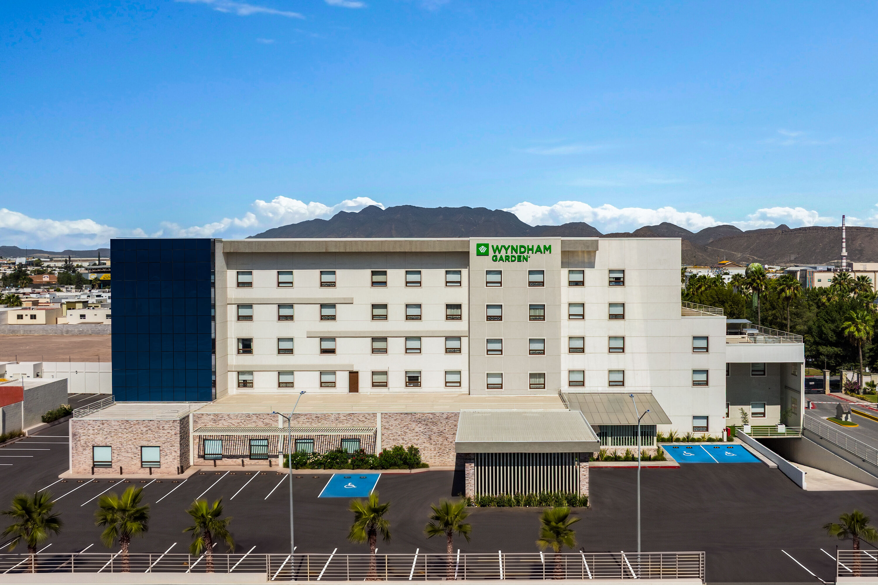 Exterior Day Image of Wyndham Garden Saltillo hotel in Saltillo, Other than US/Canada