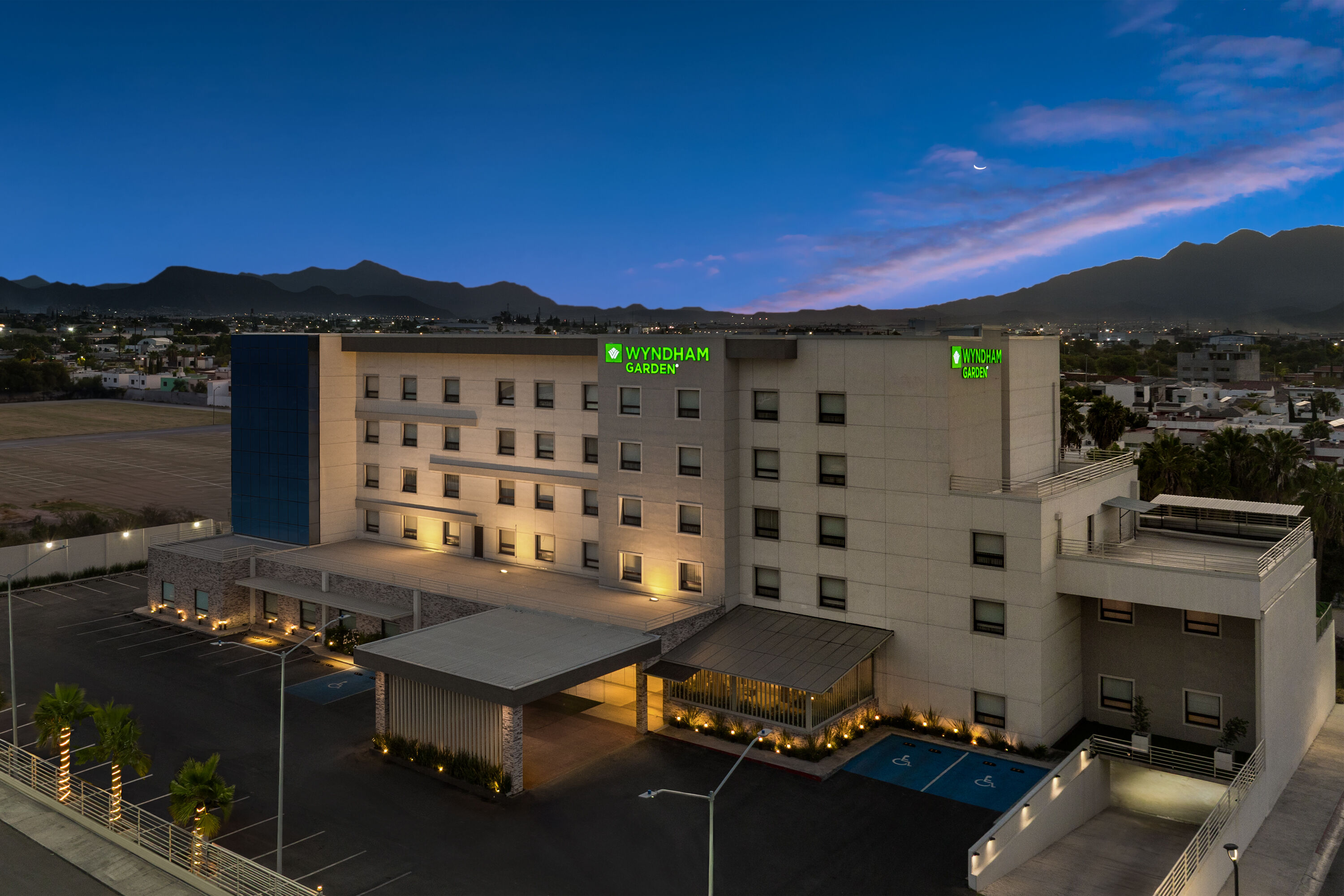 Exterior Dusk Image of Wyndham Garden Saltillo hotel in Saltillo, Other than US/Canada
