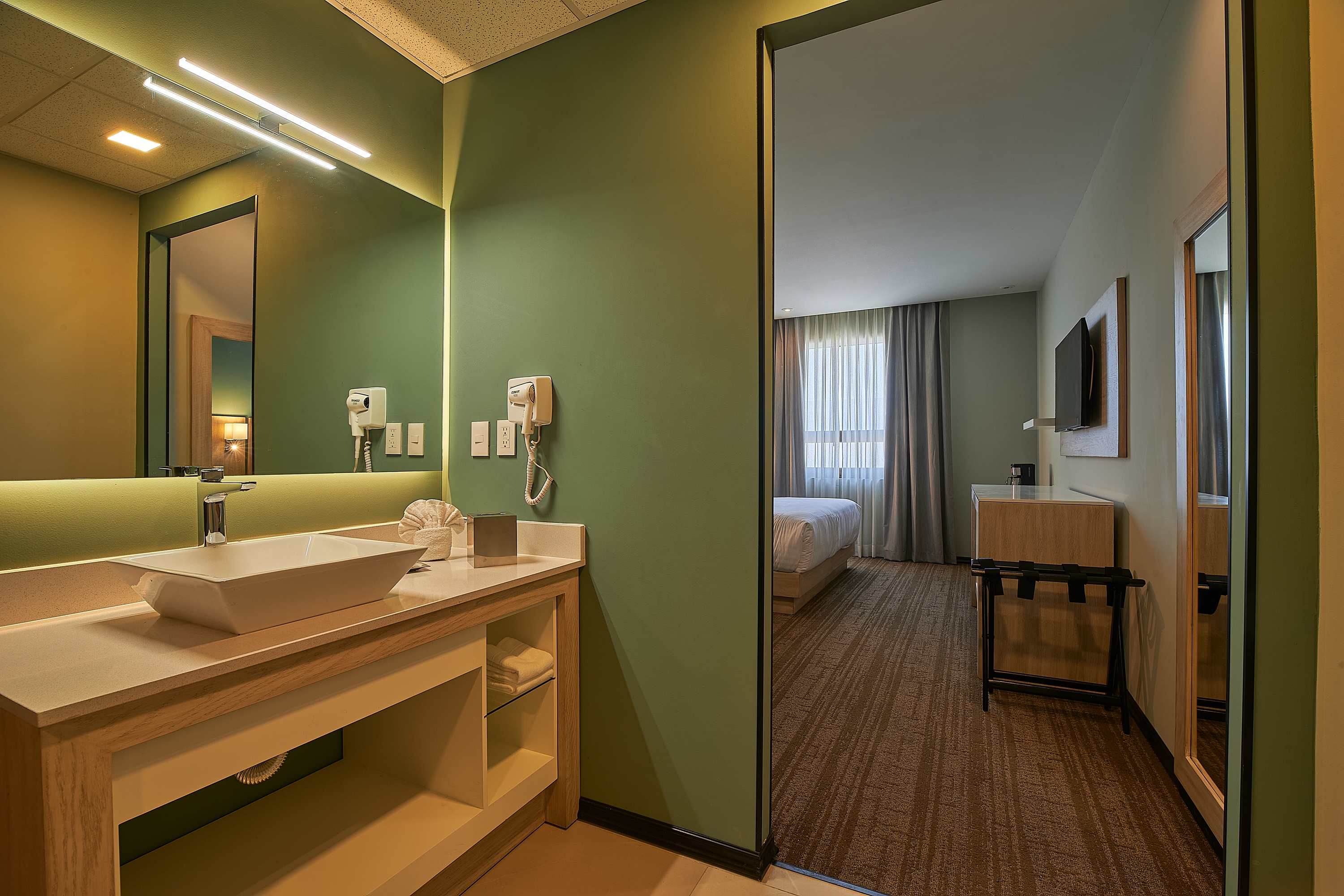 Guest room bath at the Wyndham Garden Saltillo in Saltillo, Other than US/Canada