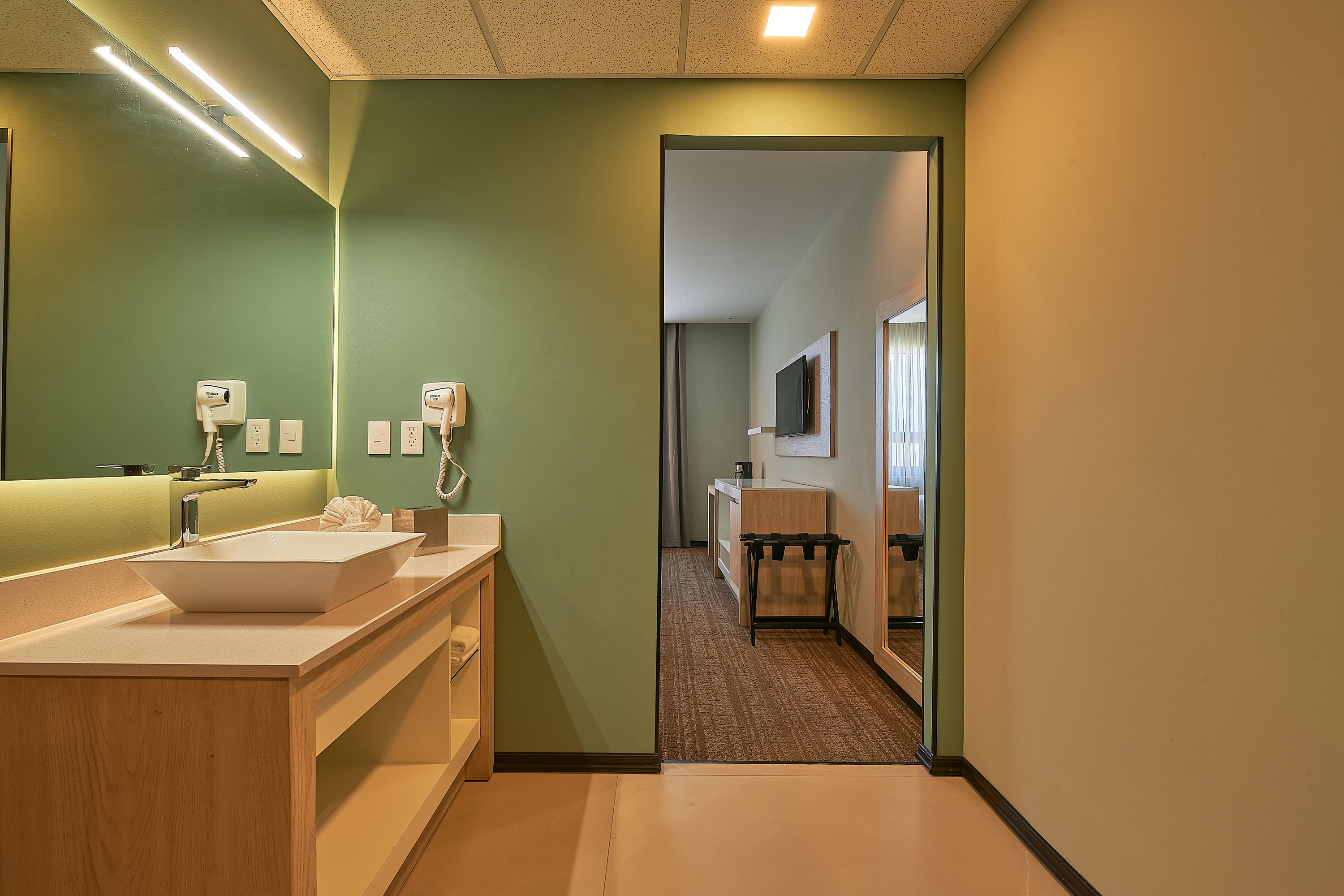 Guest room bath at the Wyndham Garden Saltillo in Saltillo, Other than US/Canada