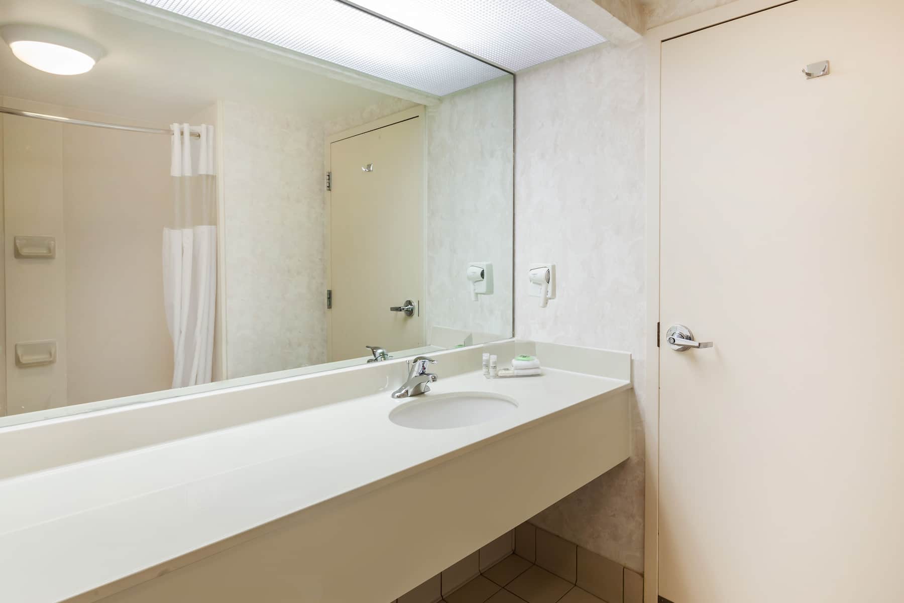 Guest room bath at the Wyndham Garden Monterrey Norte in Monterrey, Other than US/Canada