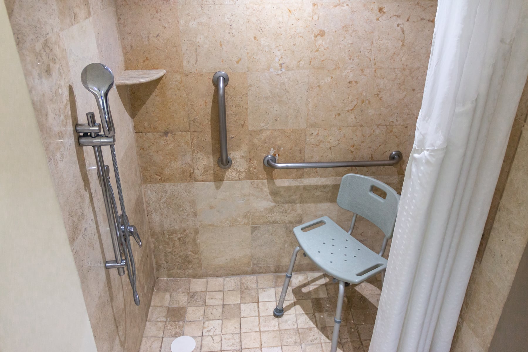 Guest room bath at the Wyndham Garden Guadalajara Expo in Guadalajara, Other than US/Canada