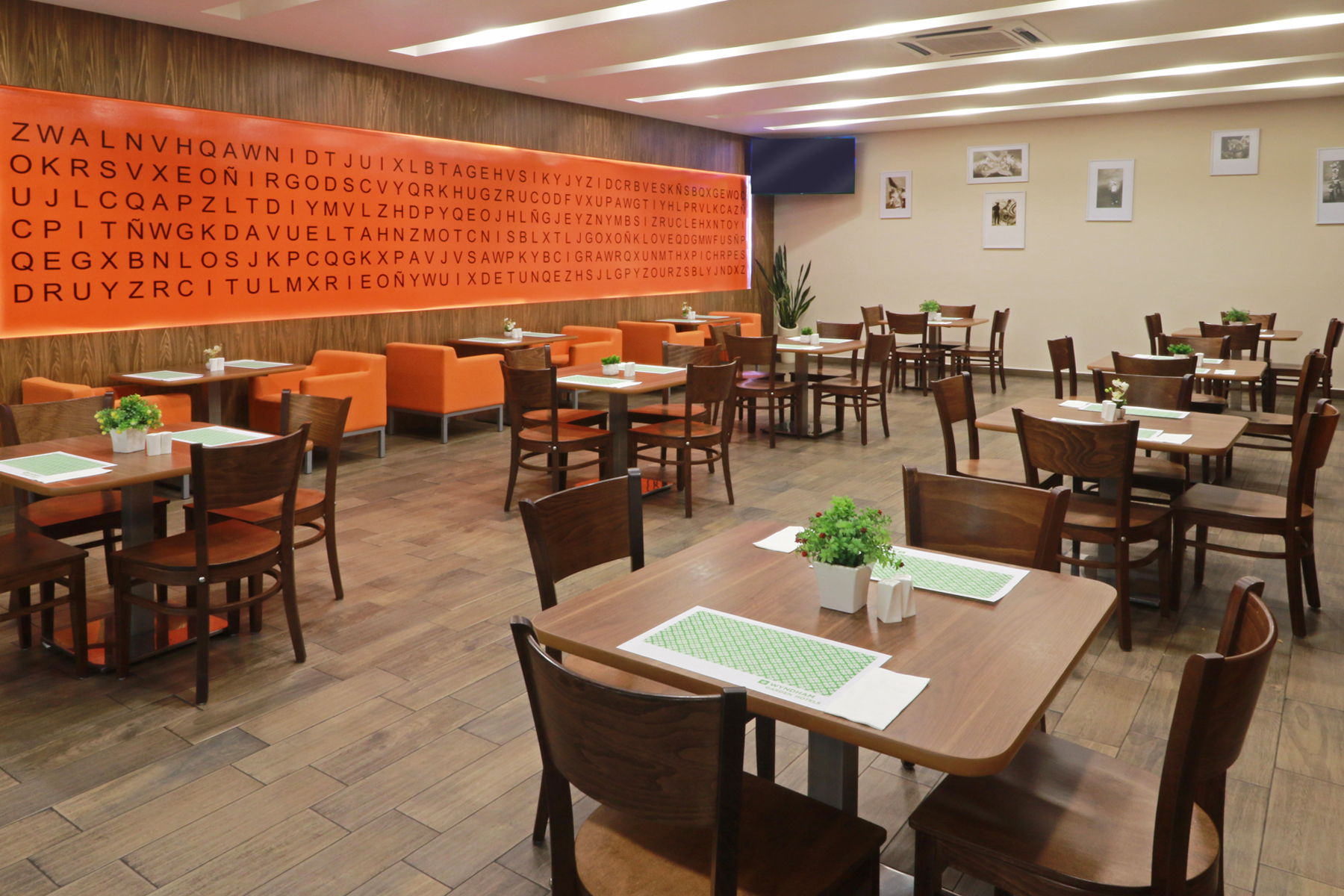 Wyndham Garden Guadalajara Acueducto restaurant in Guadalajara, Other than US/Canada