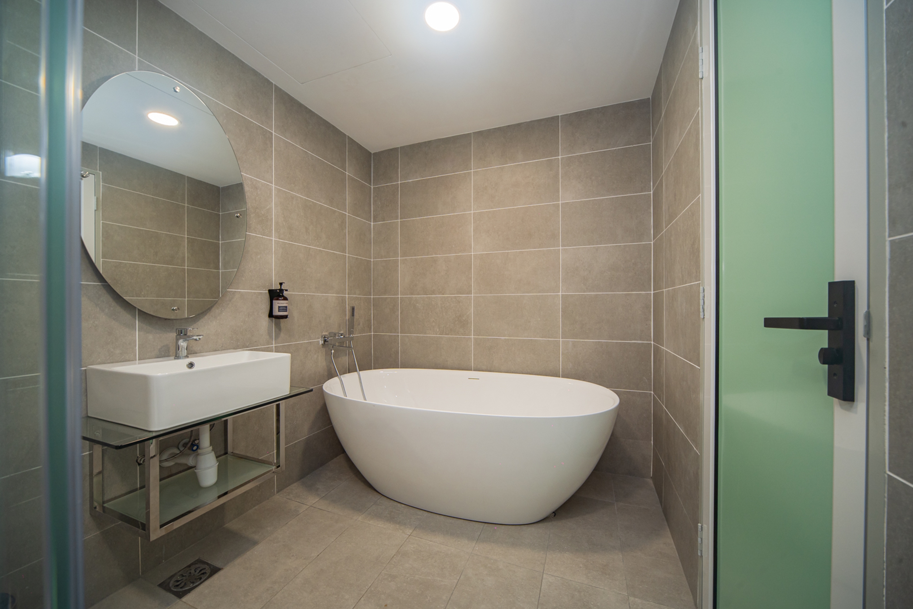 Guest room bath at the Wyndham Garden Suites Ipoh ICC in IPOH, Other than US/Canada