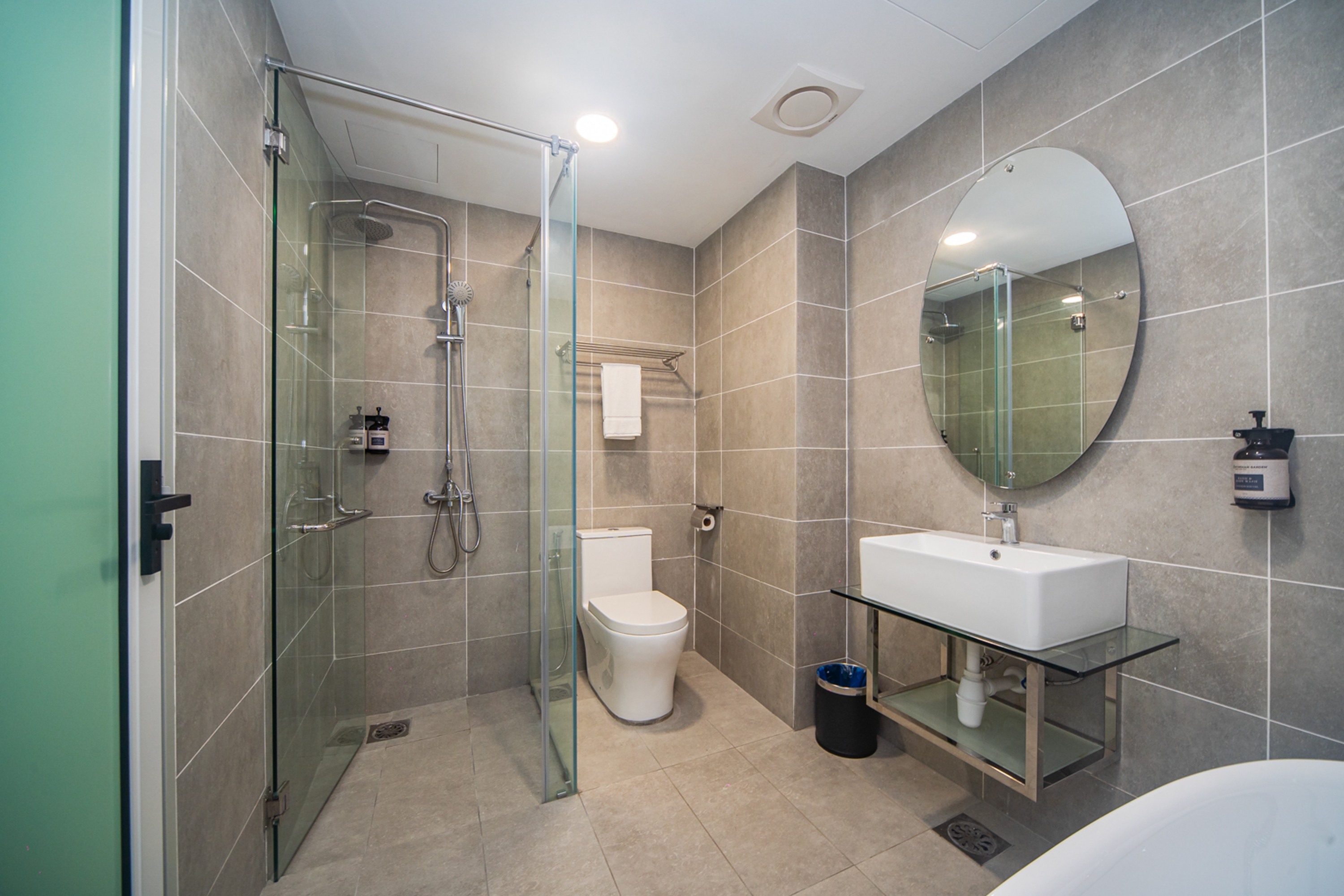 Guest room bath at the Wyndham Garden Suites Ipoh ICC in IPOH, Other than US/Canada