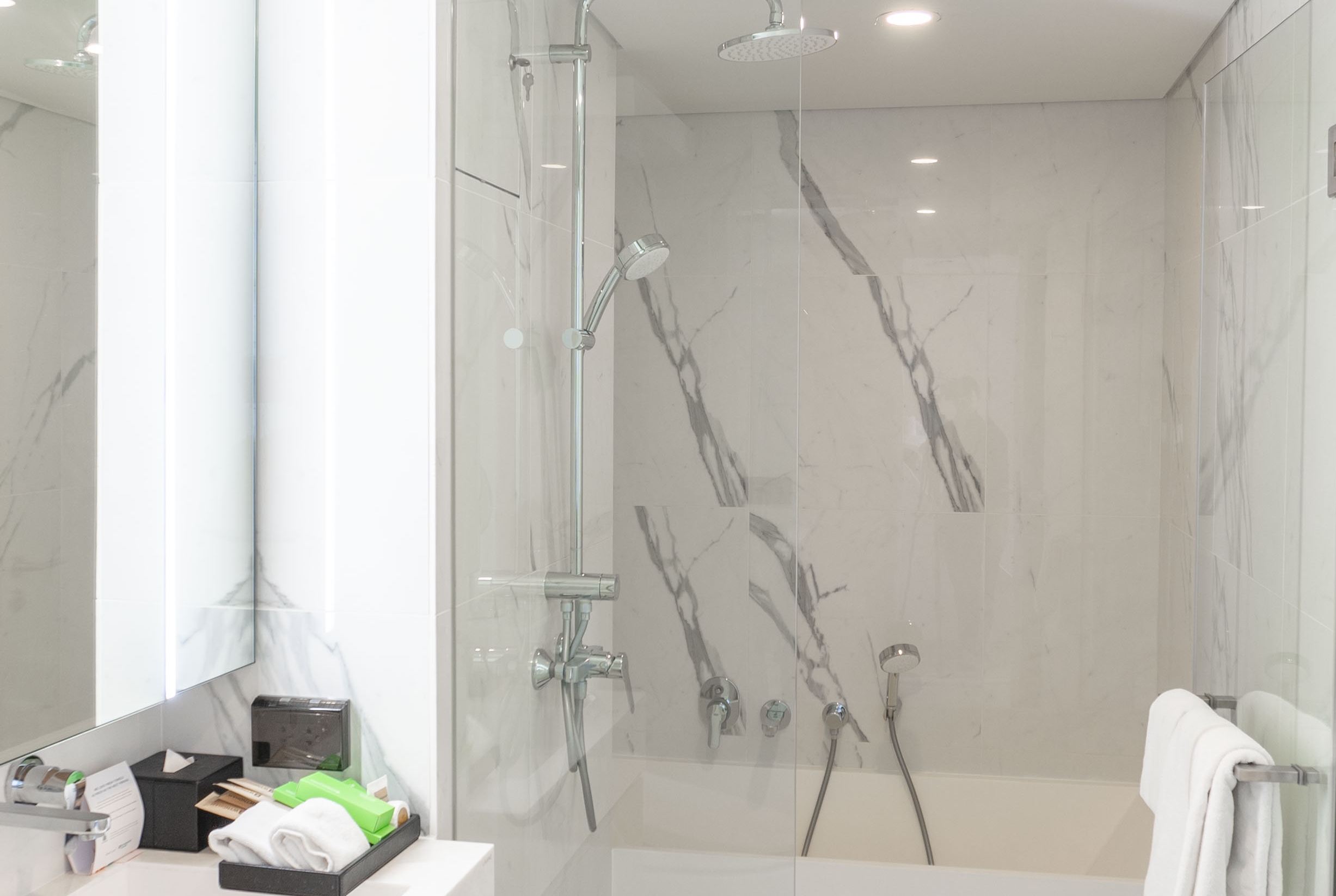 Guest room bath at the Wyndham Garden Bangkok Sukhumvit 42 in Bangkok, Other than US/Canada