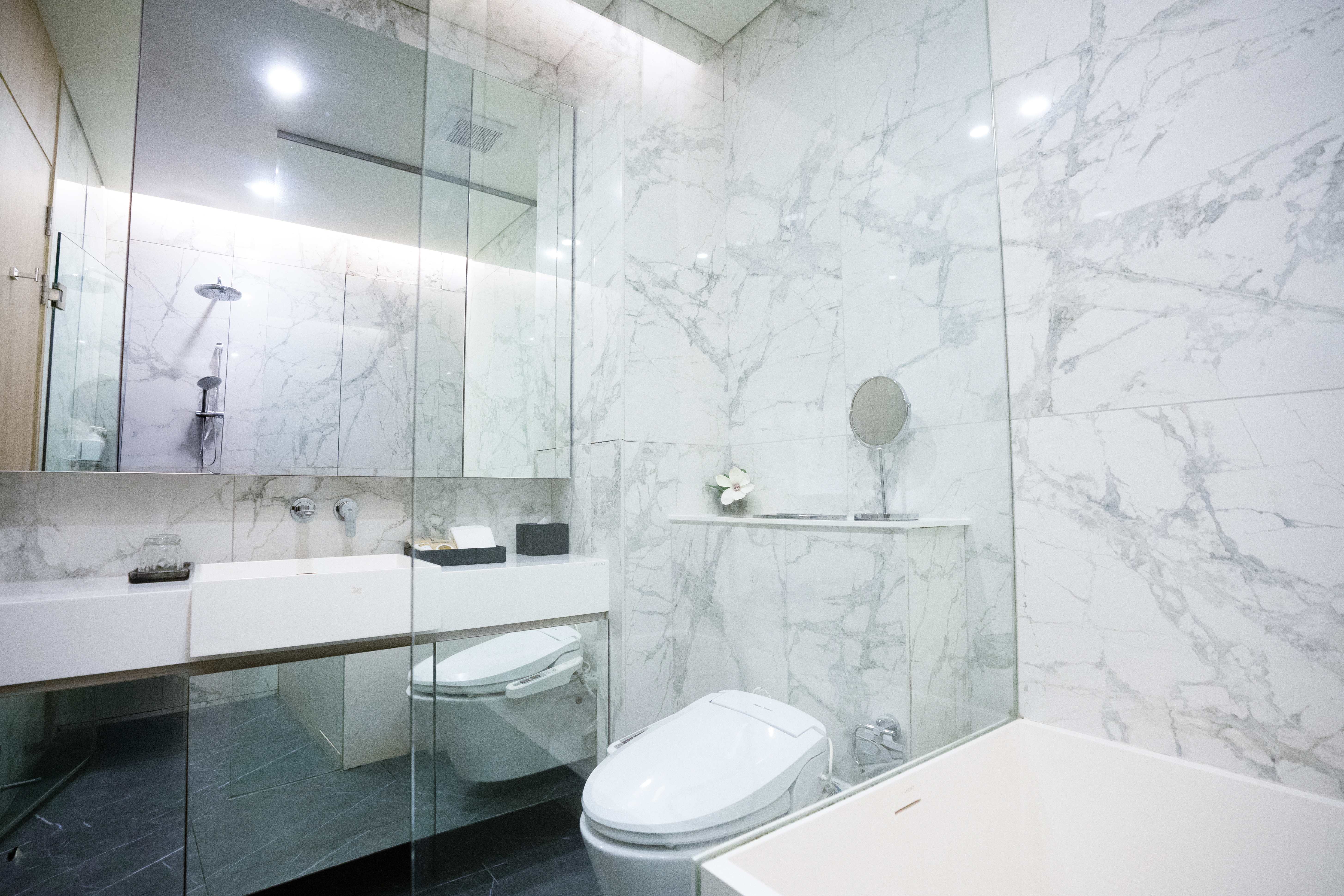 Guest room bath at the Wyndham Garden Bangkok Sukhumvit 42 in Bangkok, Other than US/Canada