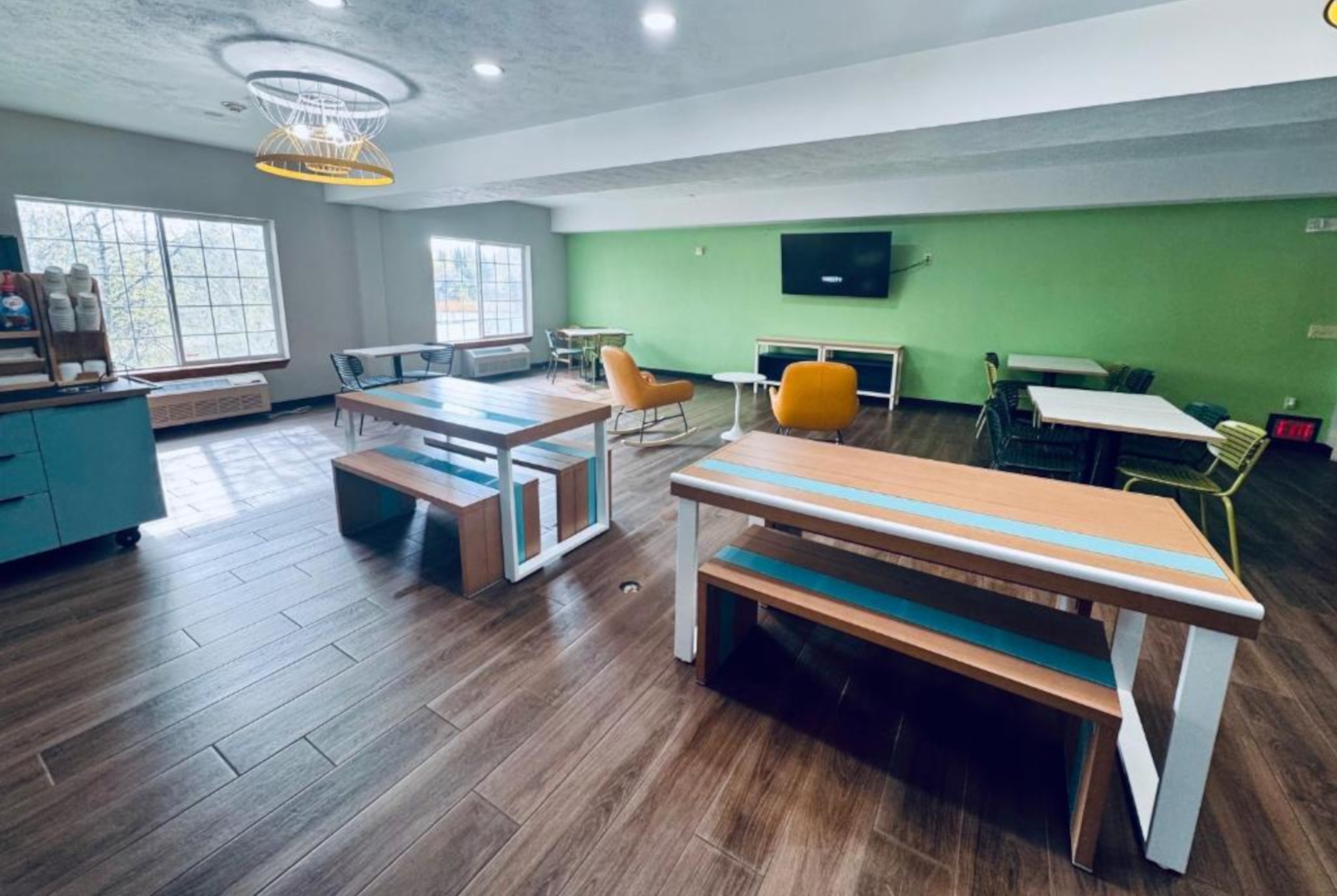 Wyndham Garden Anchorage Airport restaurant breakfast area with seating in Anchorage, Alaska