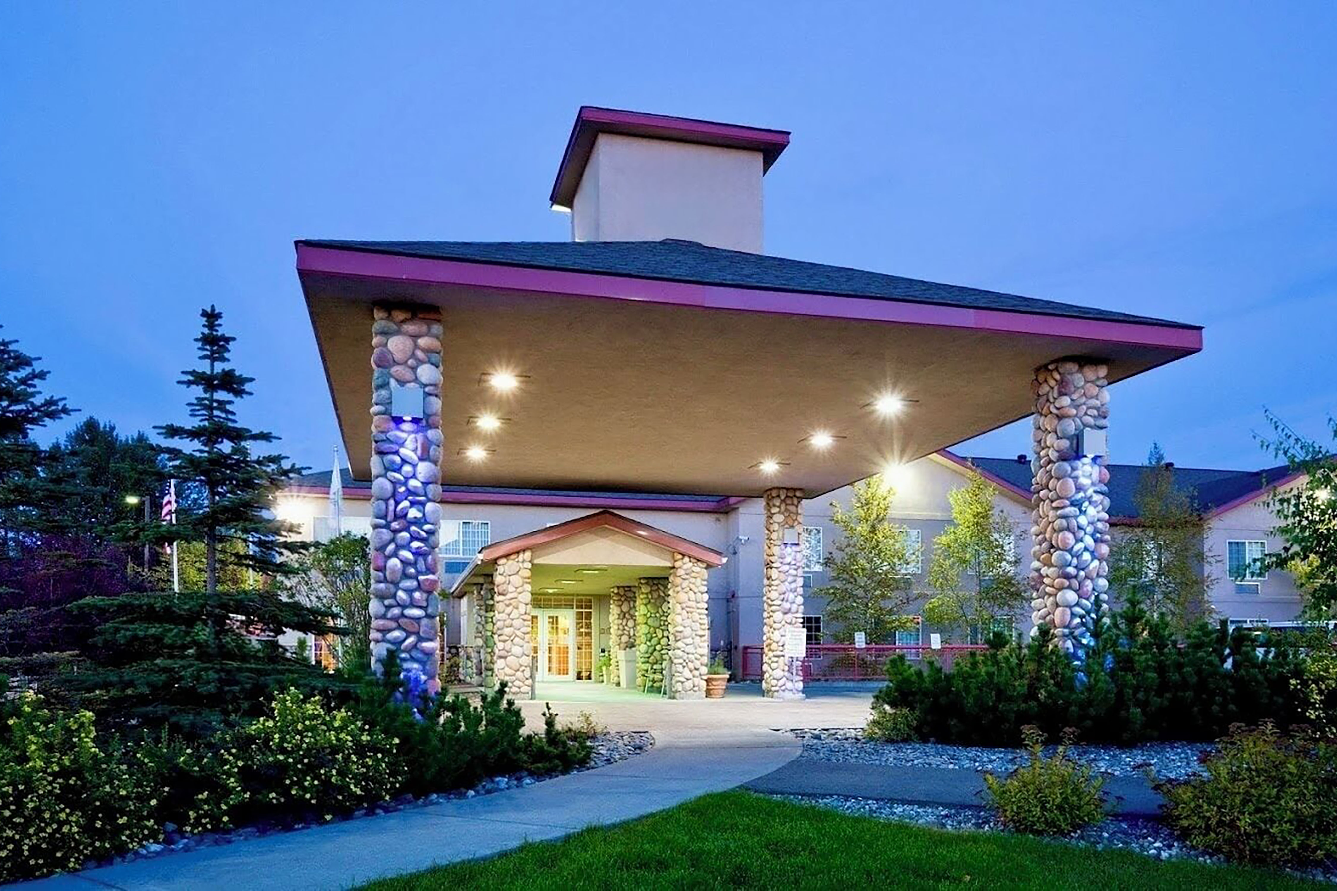 Exterior of Wyndham Garden Anchorage Airport hotel in Anchorage, Alaska