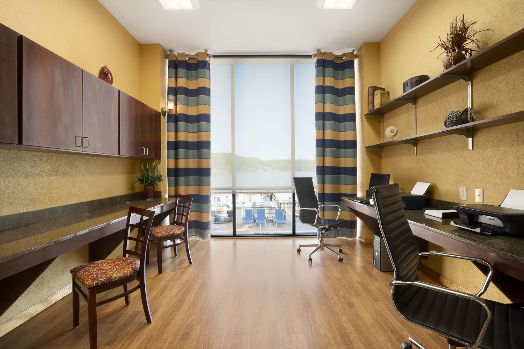 Wyndham Garden Lake Guntersville business center in Guntersville, Alabama