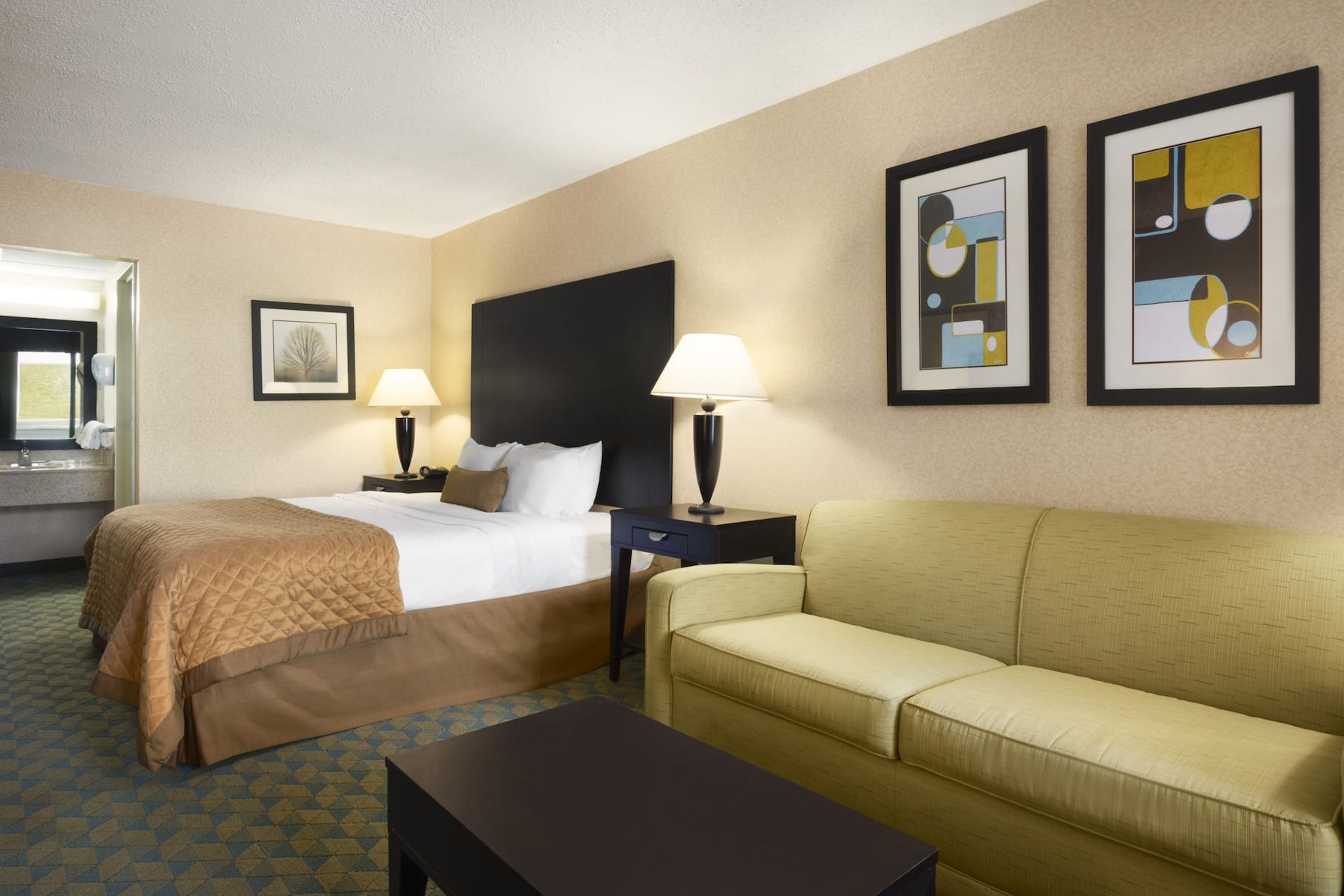 Guest room at the Wyndham Garden Lake Guntersville in Guntersville, Alabama