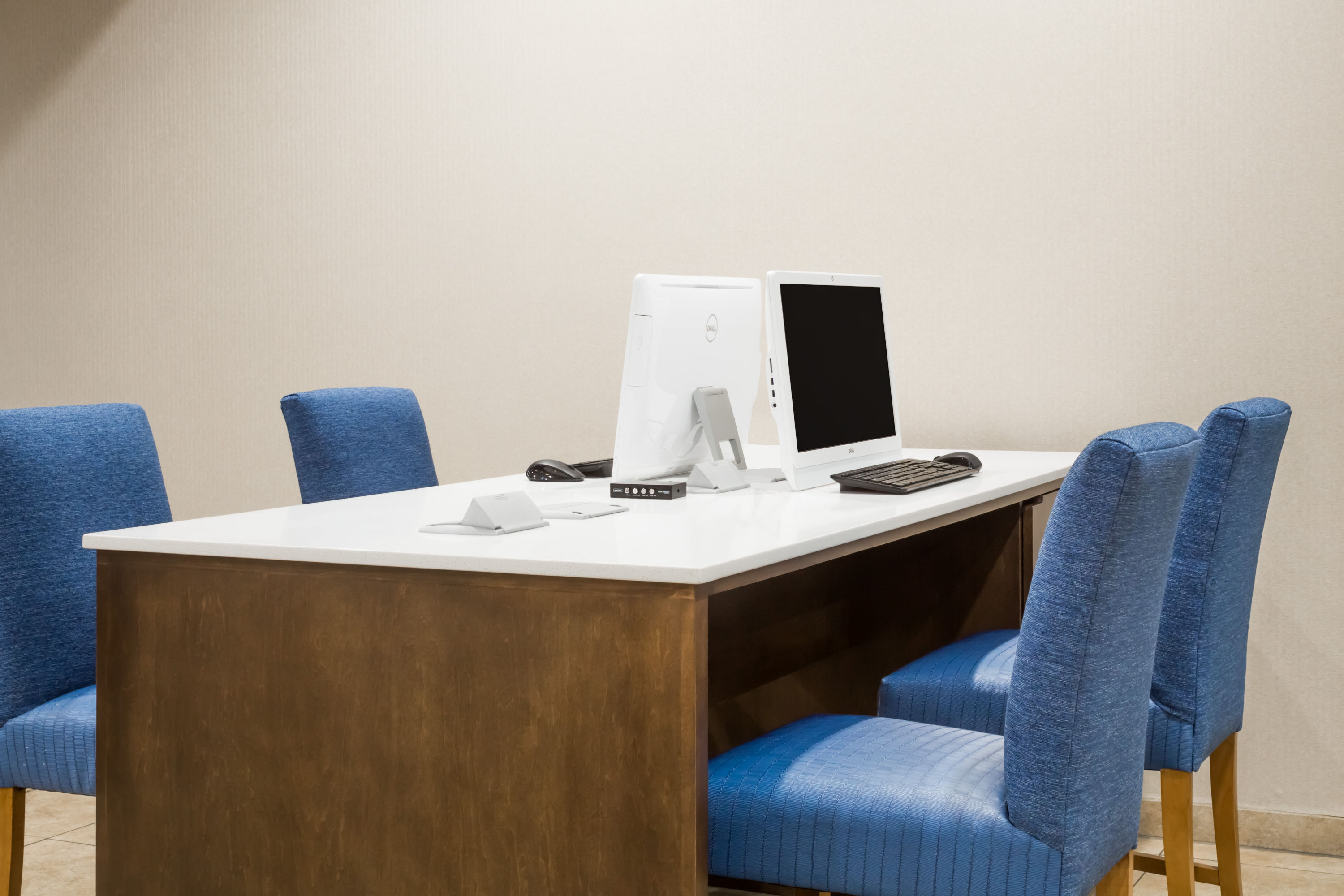 Wyndham Garden Fresno Yosemite Airport business center in Fresno, California