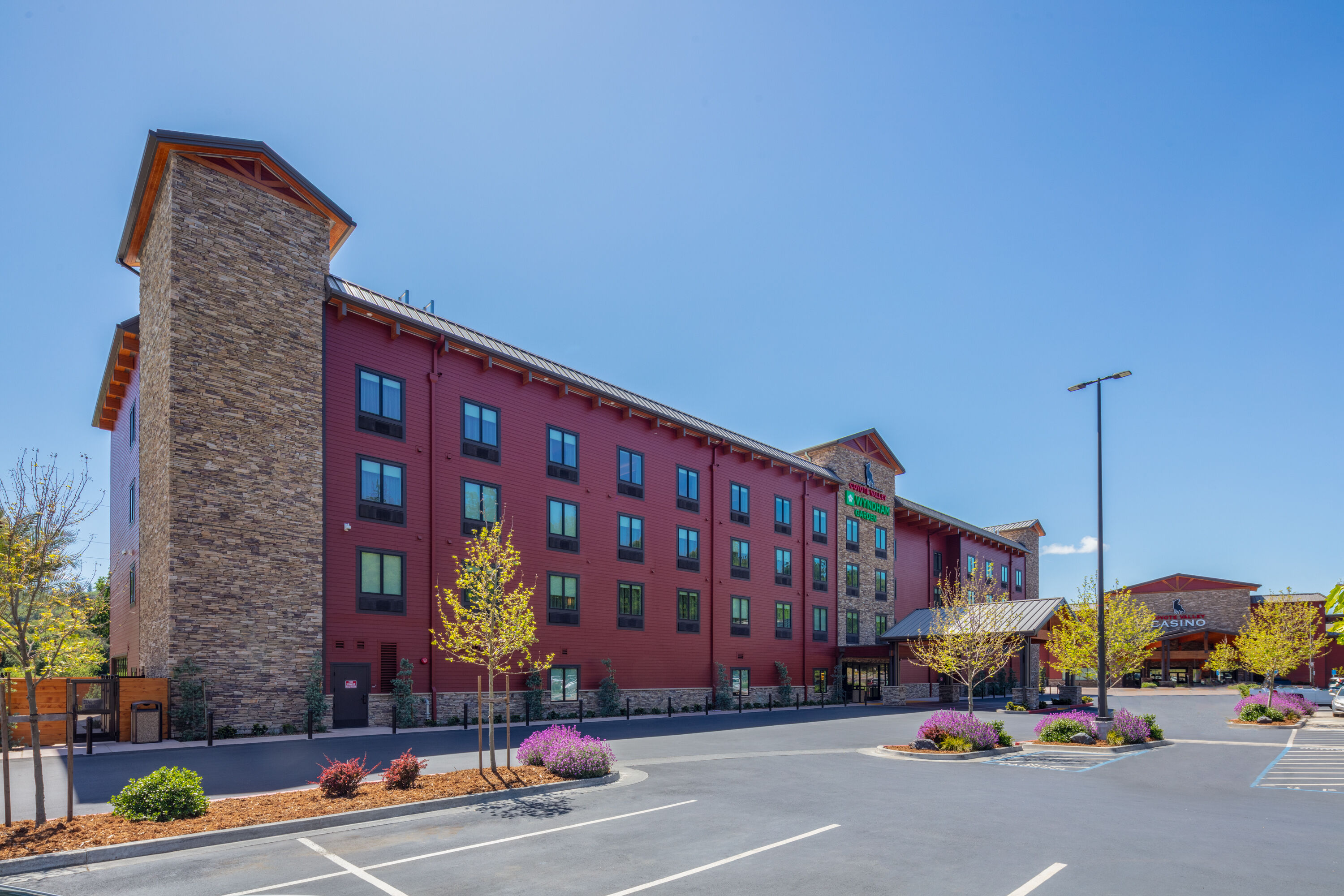 Exterior Day Image of Wyndham Garden Redwood Valley/Ukiah hotel in Redwood Valley, California