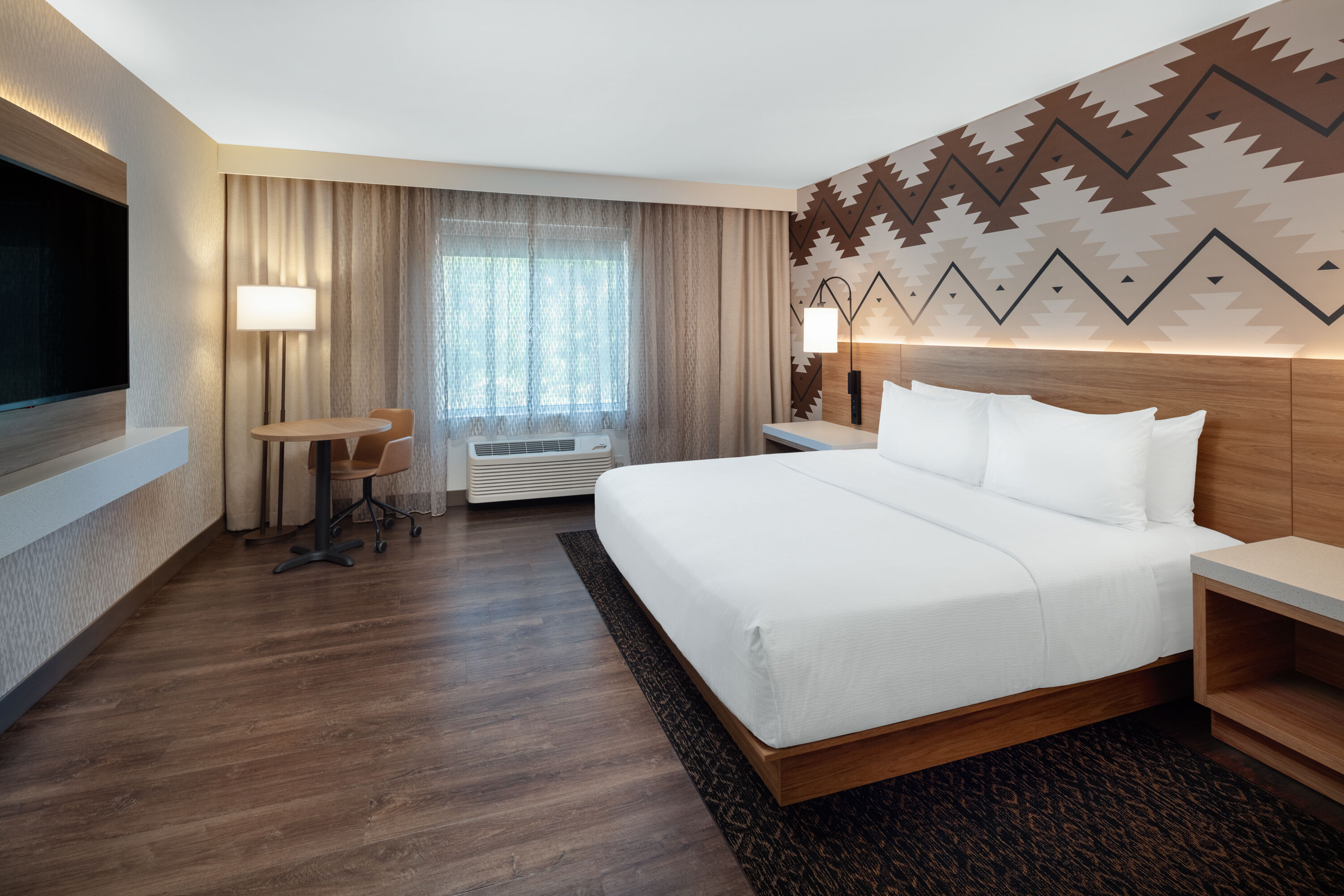 Guest room at the Wyndham Garden Redwood Valley/Ukiah in Redwood Valley, California