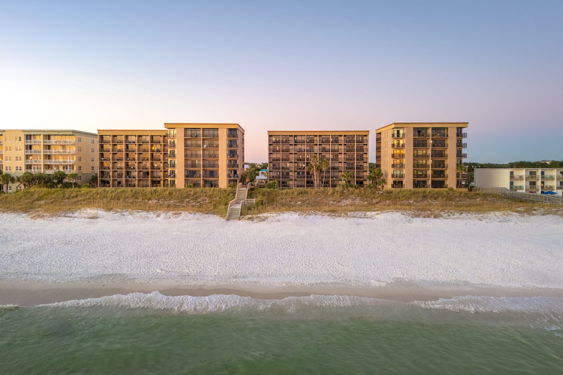 Exterior Day Image of Wyndham Garden Fort Walton Beach Destin hotel in Fort Walton Beach, Florida