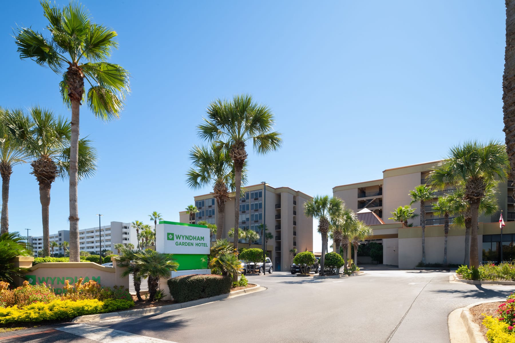 Exterior Day Image of Wyndham Garden Fort Walton Beach Destin hotel in Fort Walton Beach, Florida