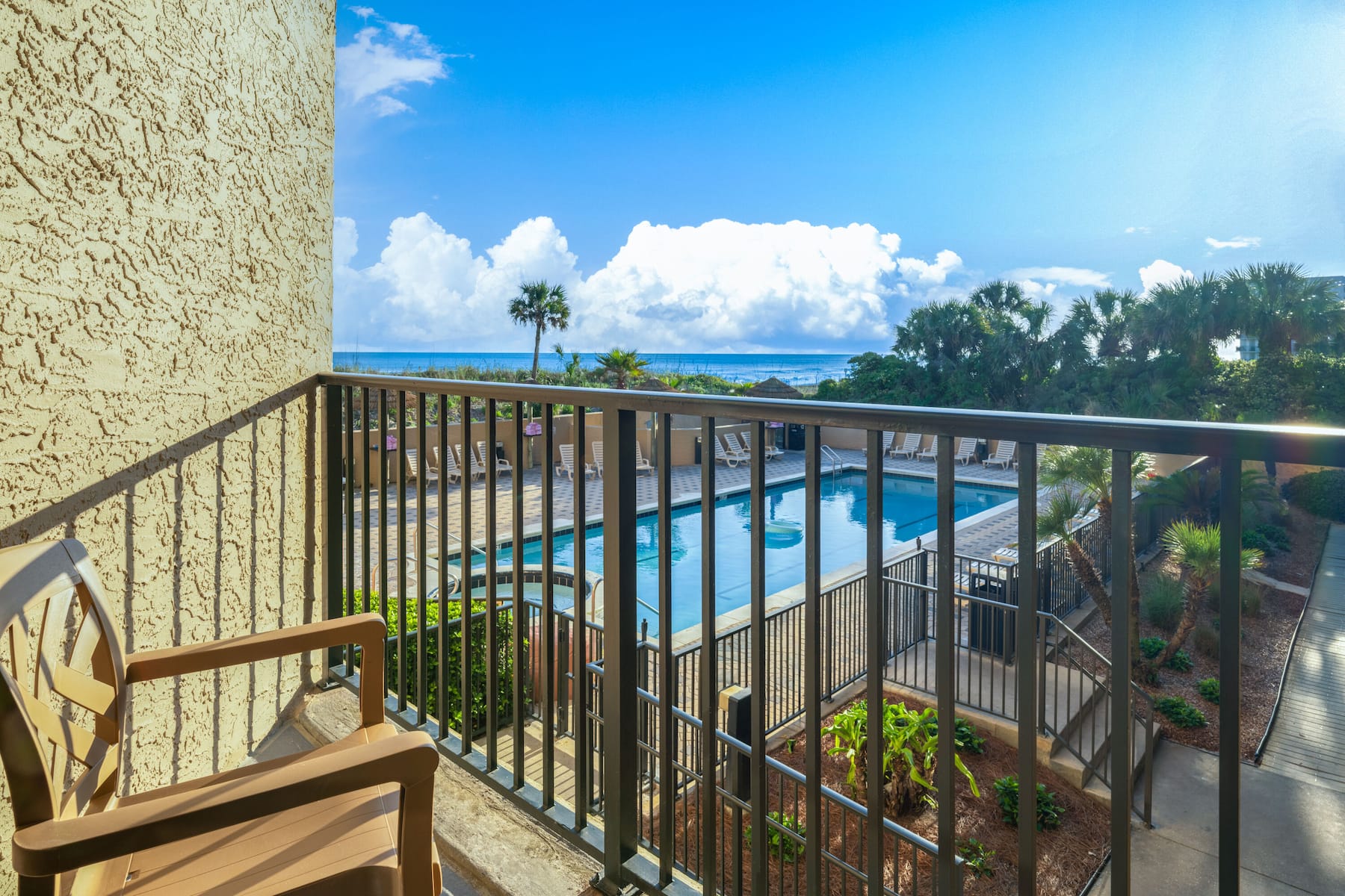 Guest room feature at the Wyndham Garden Fort Walton Beach Destin in Fort Walton Beach, Florida