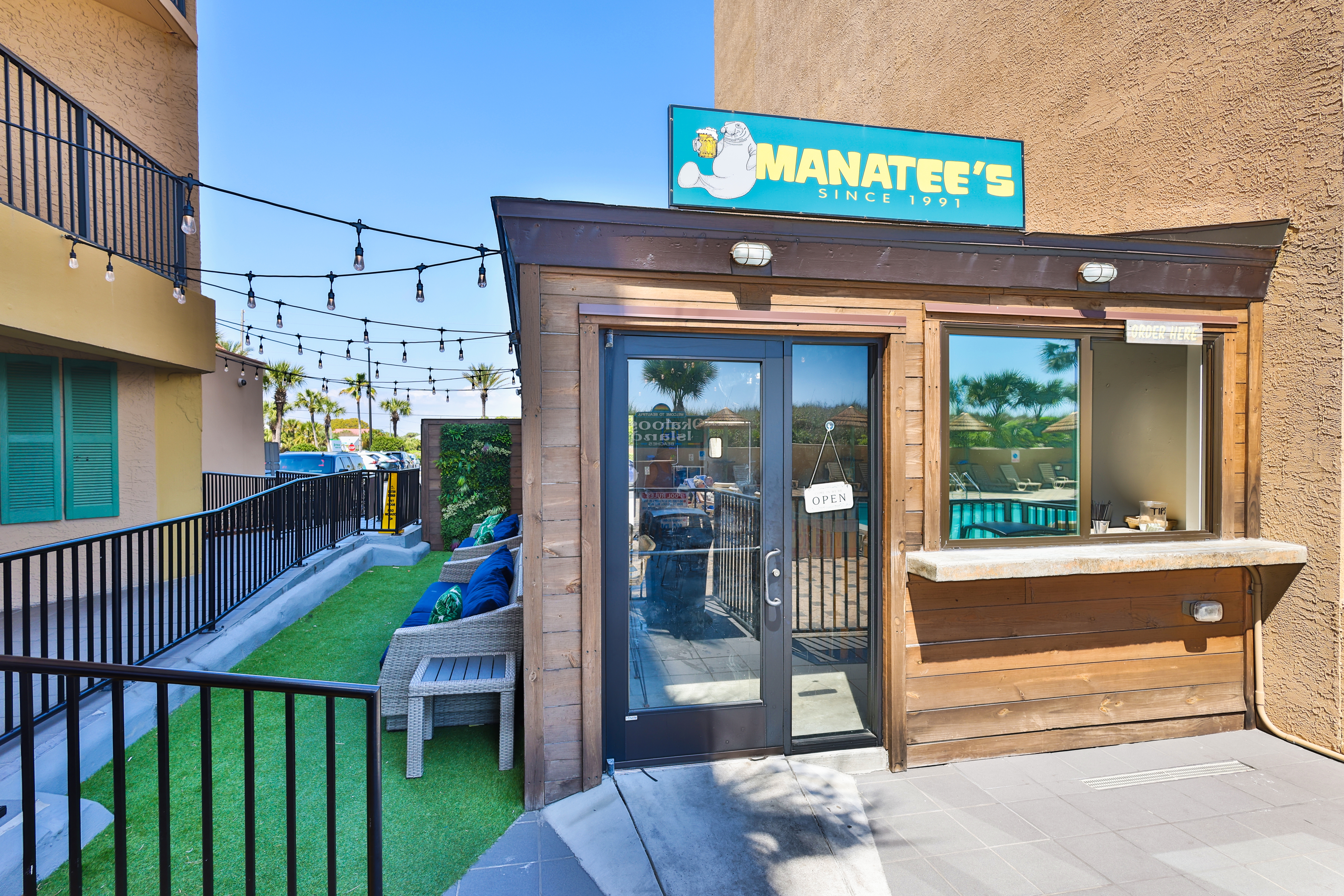 Wyndham Garden Fort Walton Beach Destin bar and grill in Fort Walton Beach, Florida
