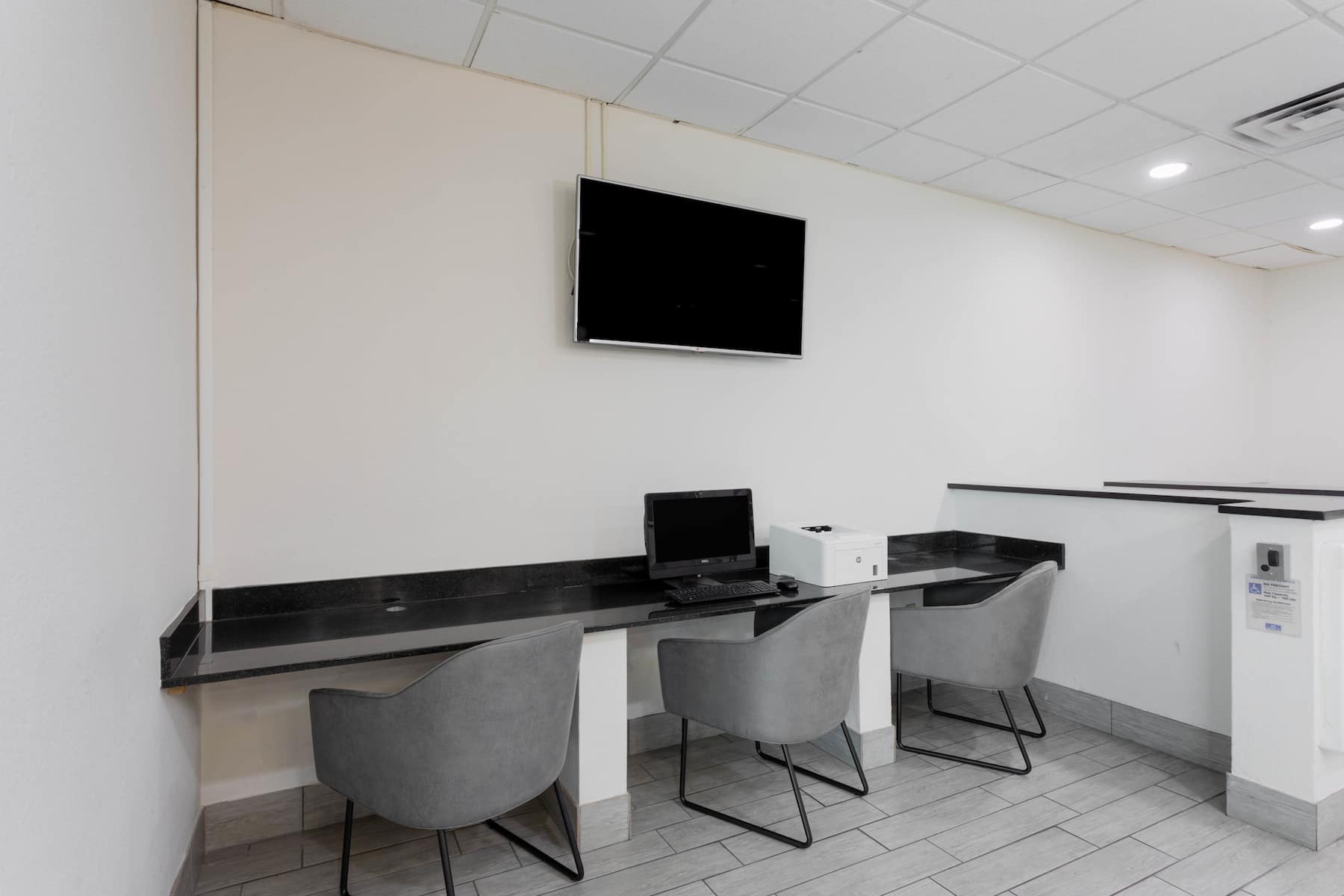 Wyndham Garden Tallahassee Capitol business center in Tallahassee, Florida