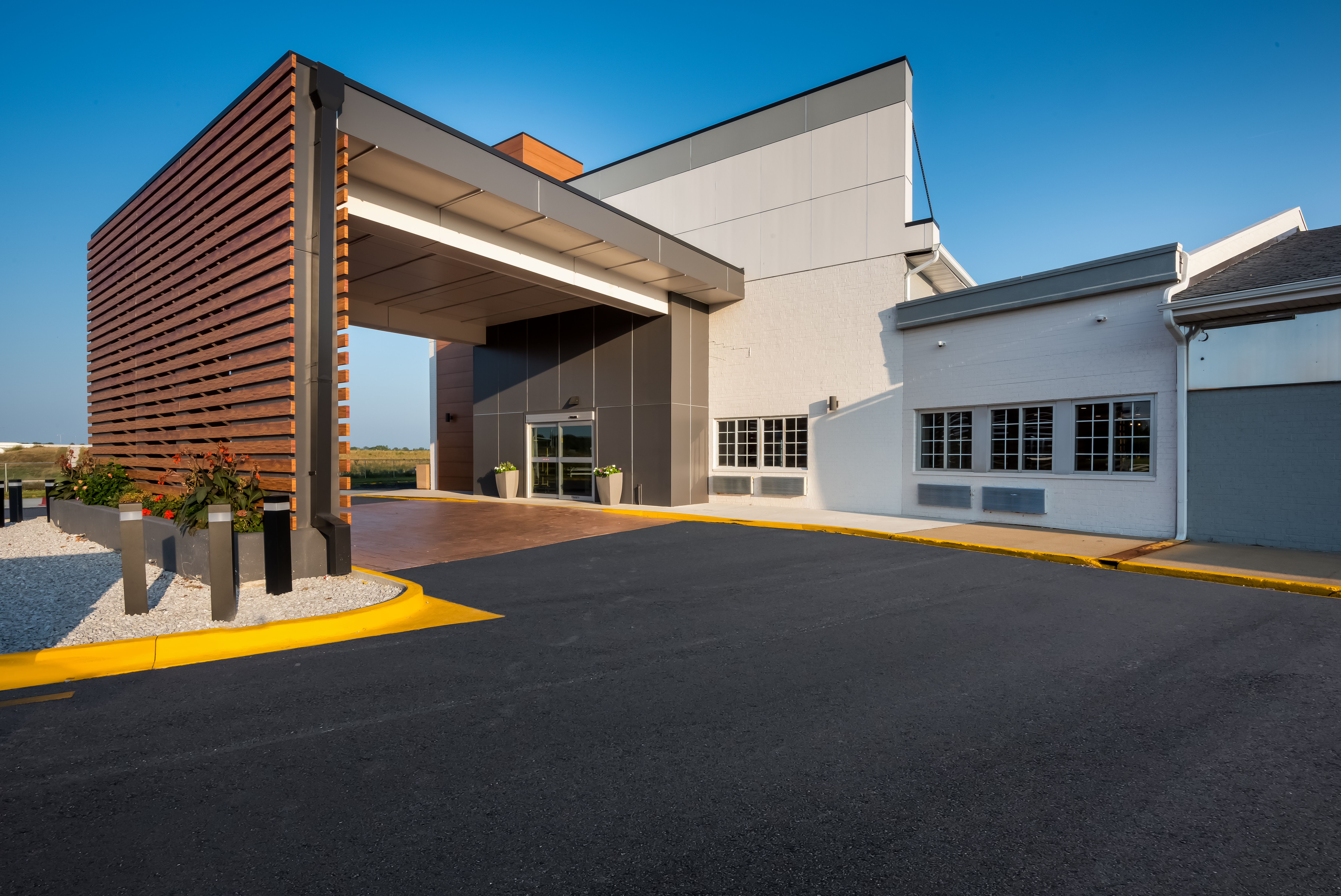 Exterior of Wyndham Garden Ankeny hotel in Ankeny, Iowa