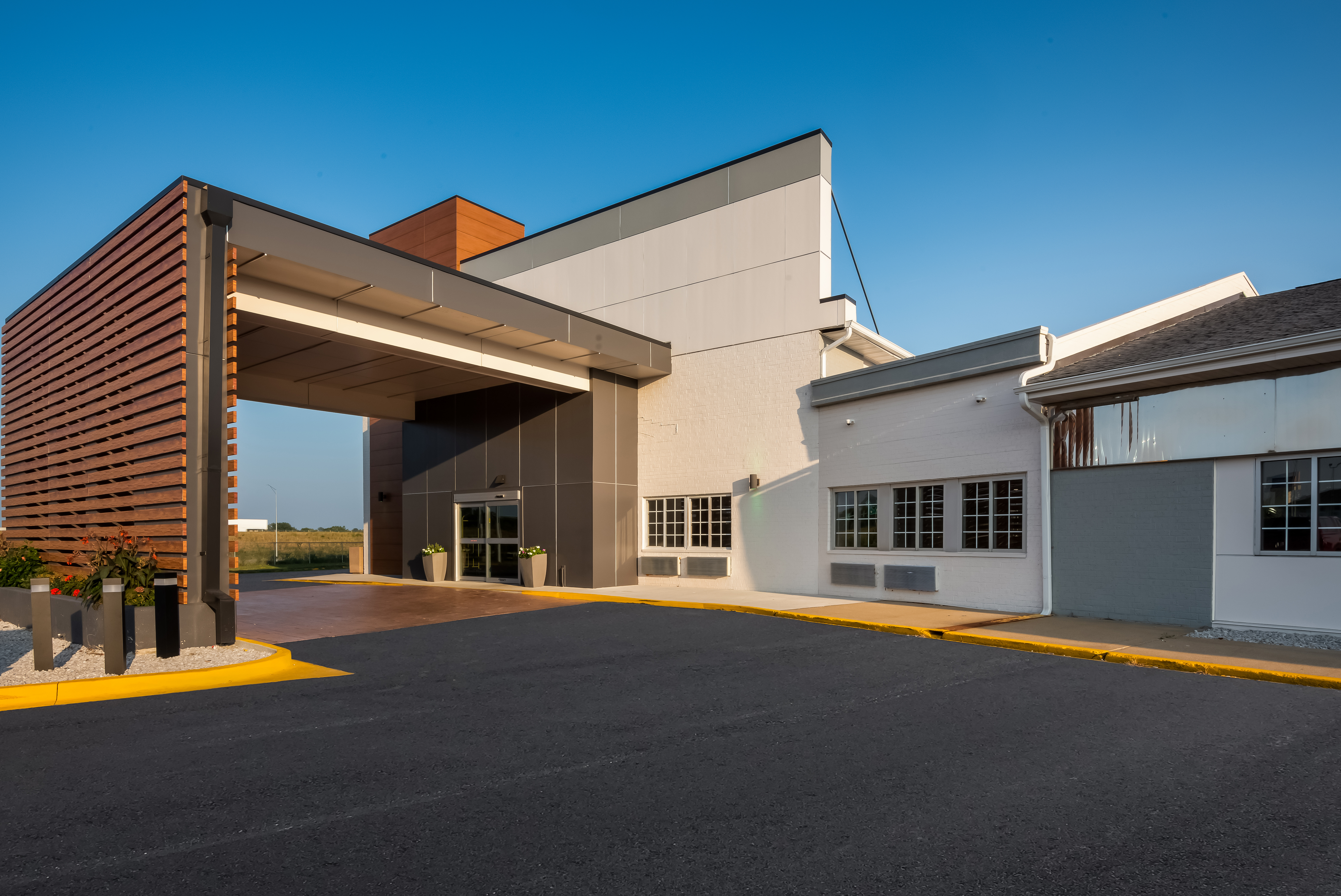 Exterior of Wyndham Garden Ankeny hotel in Ankeny, Iowa
