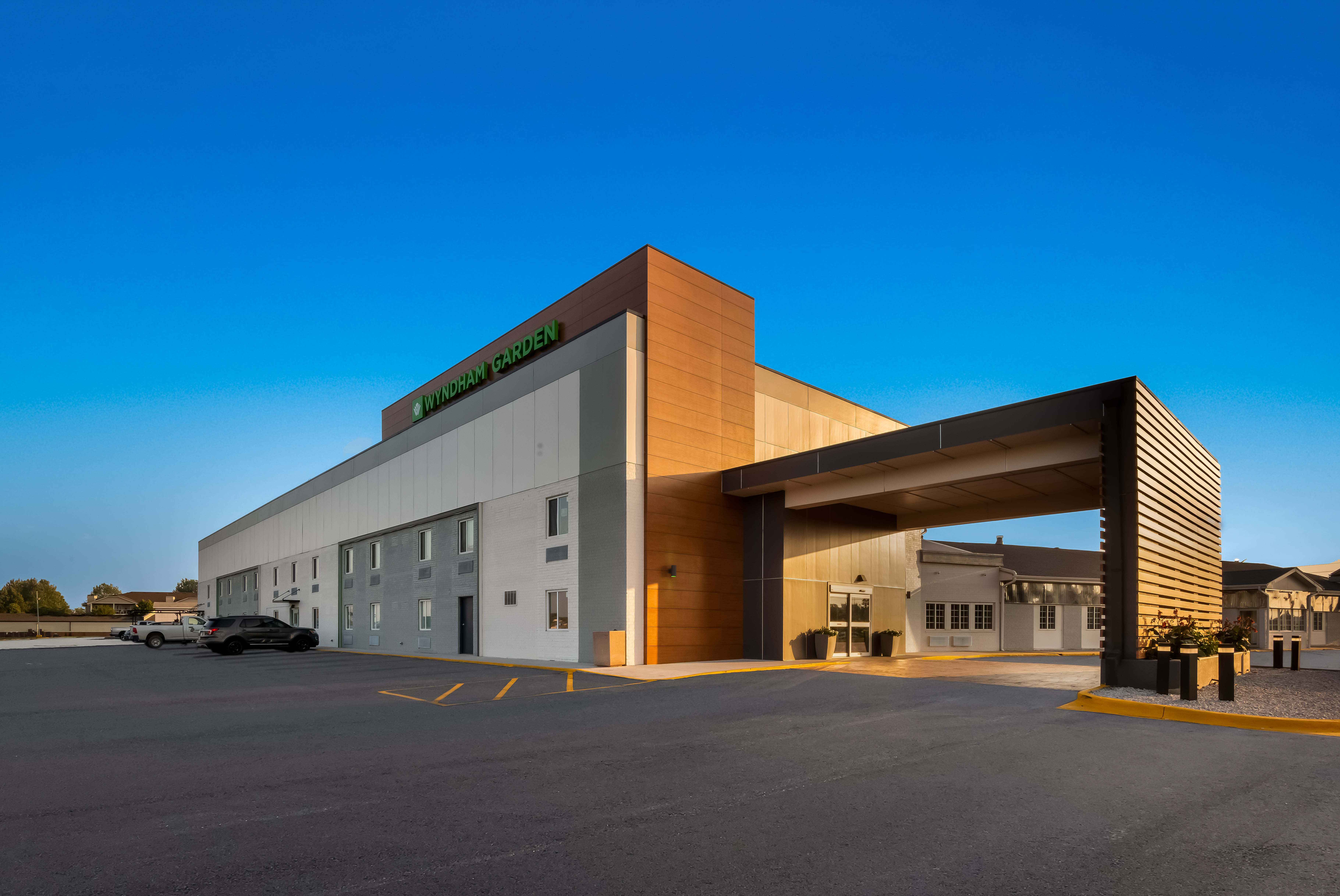 Exterior of Wyndham Garden Ankeny hotel in Ankeny, Iowa