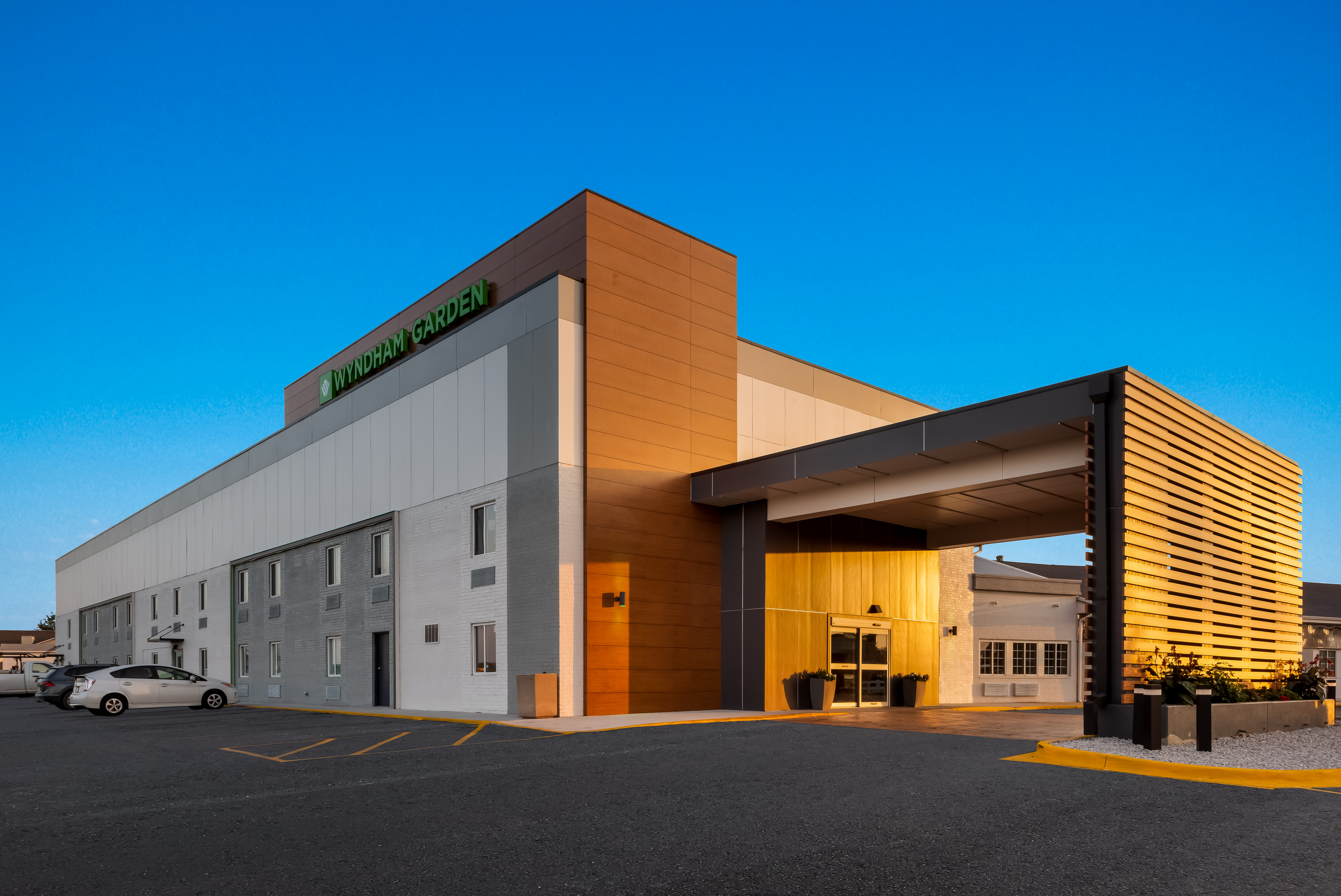 Exterior of Wyndham Garden Ankeny hotel in Ankeny, Iowa