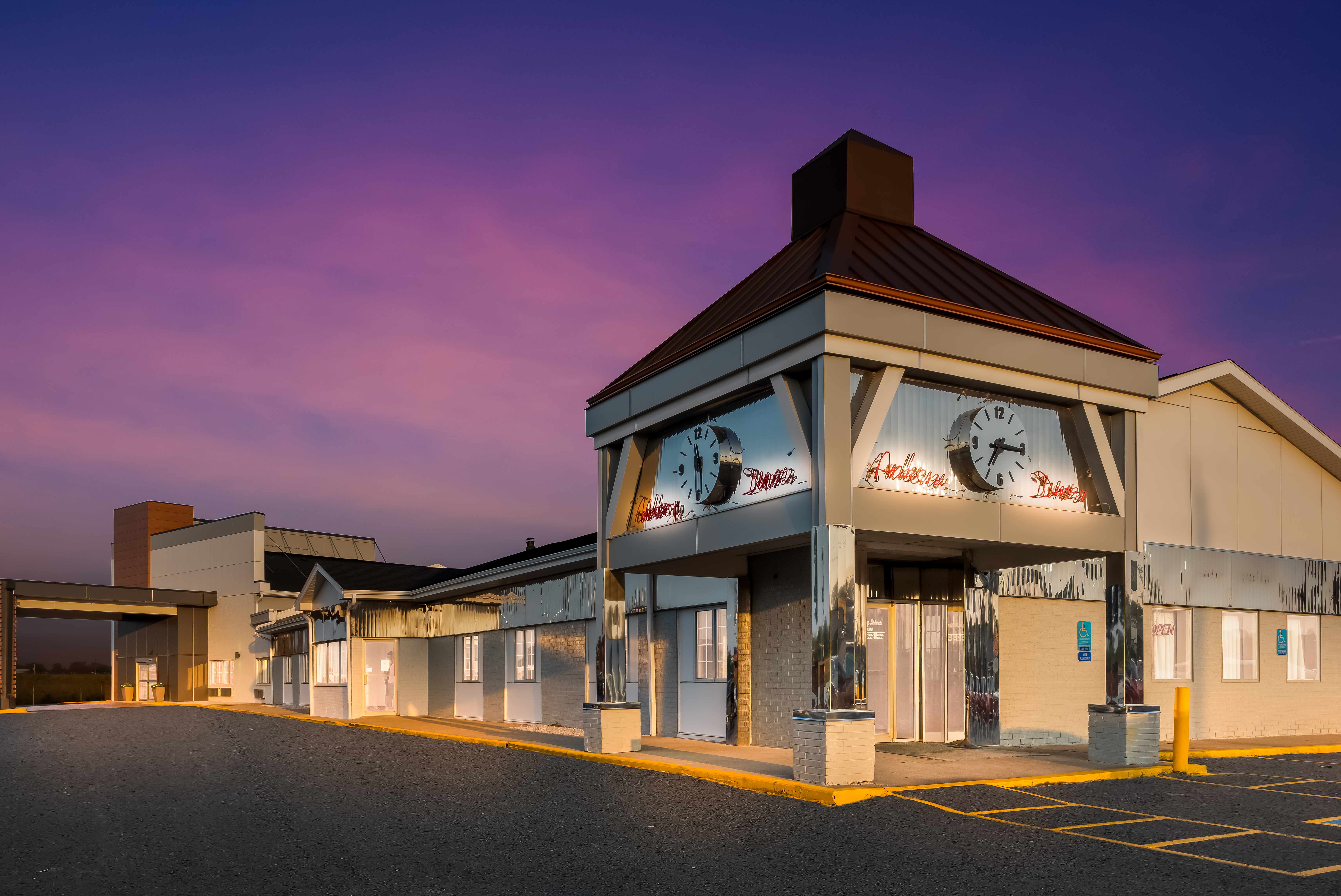 Exterior of Wyndham Garden Ankeny hotel in Ankeny, Iowa