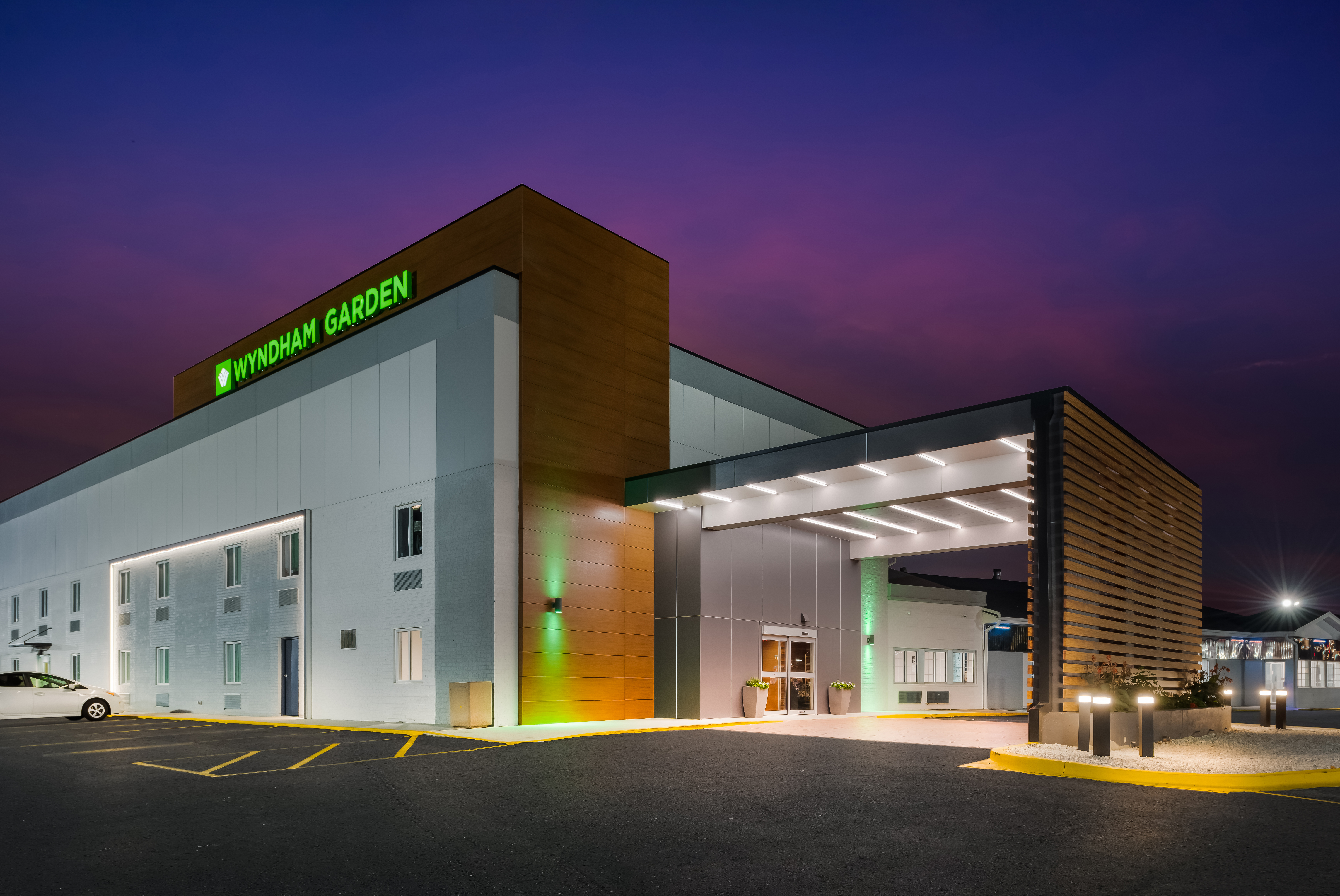 Exterior of Wyndham Garden Ankeny hotel in Ankeny, Iowa