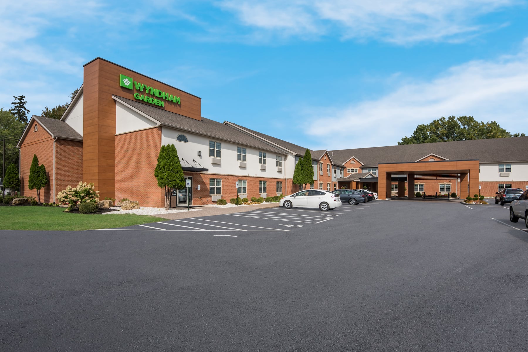 Exterior of Wyndham Garden Galena Hotel & Day Spa hotel in Galena, Illinois