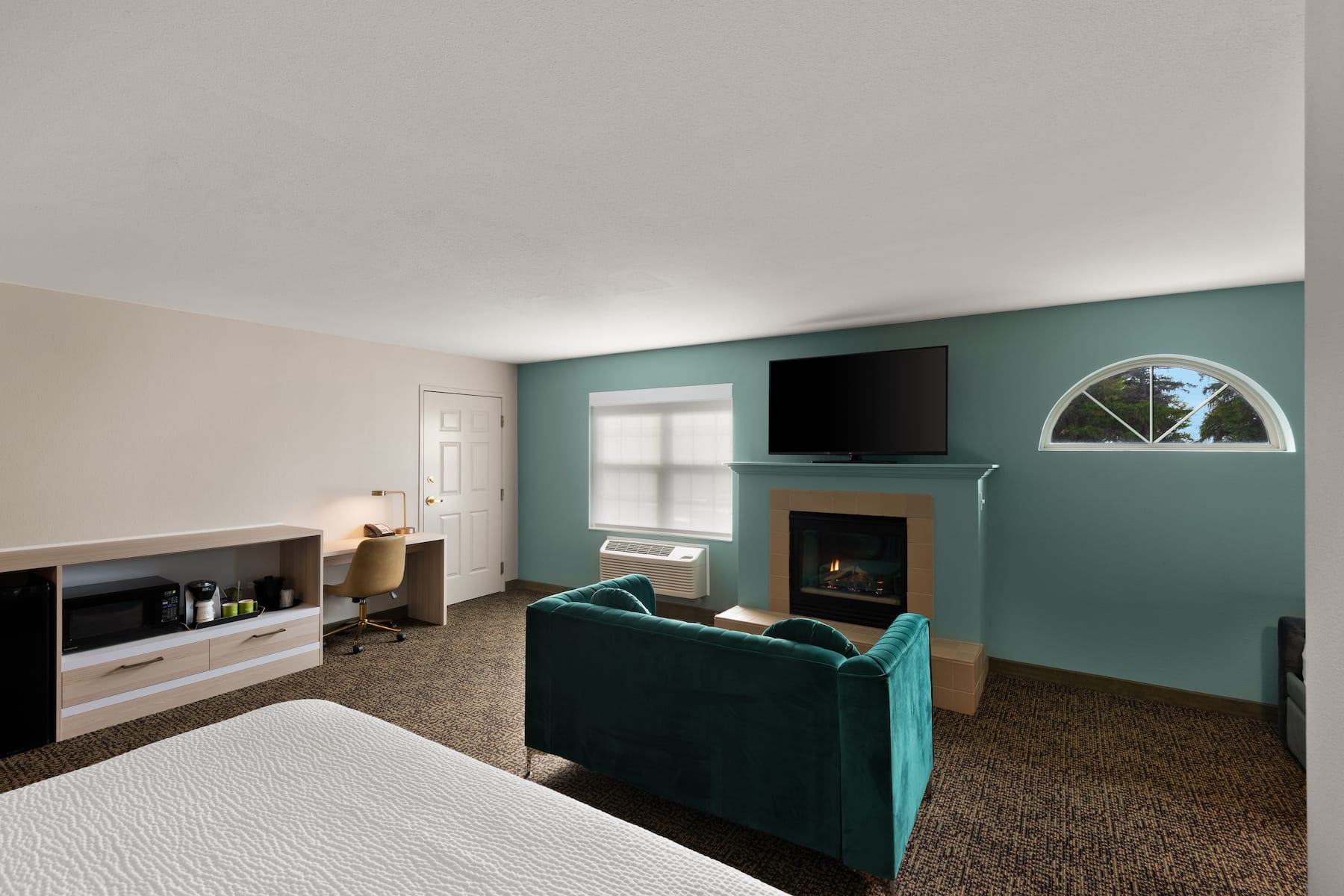 Guest room at the Wyndham Garden Galena Hotel & Day Spa in Galena, Illinois