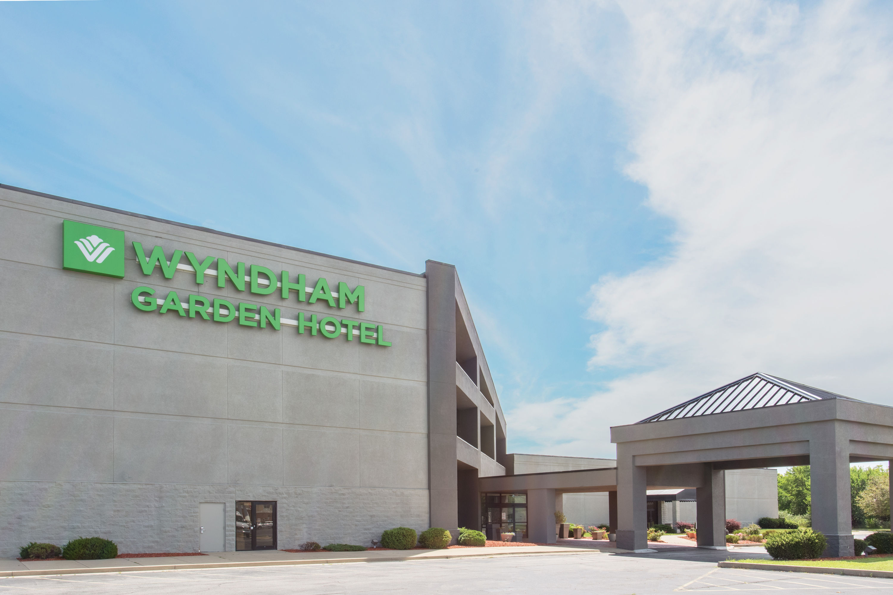 Exterior Day Image of Wyndham Garden Conference Center Champaign/Urbana hotel in Urbana, Illinois