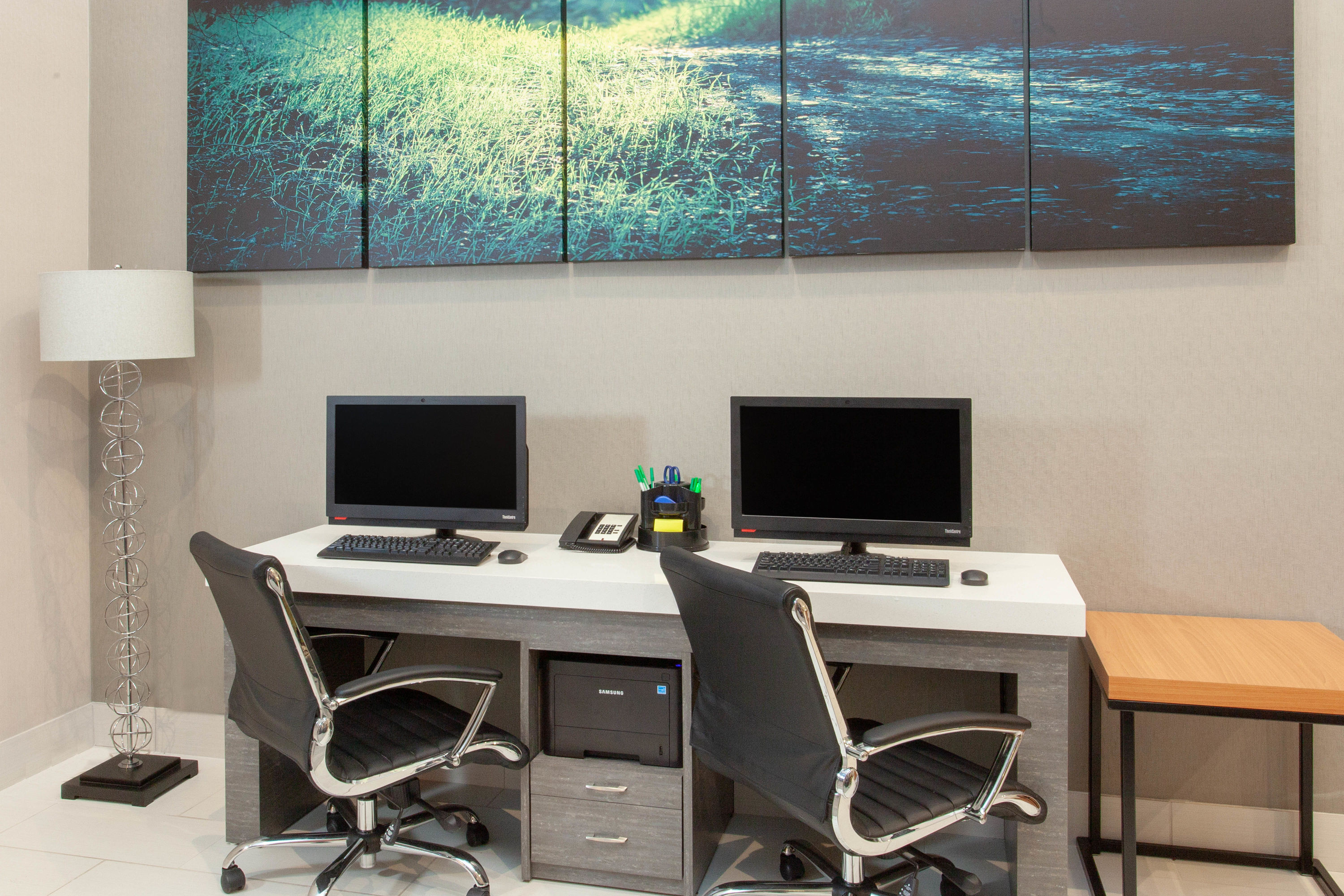 Wyndham Garden Fort Wayne business center in Fort Wayne, Indiana