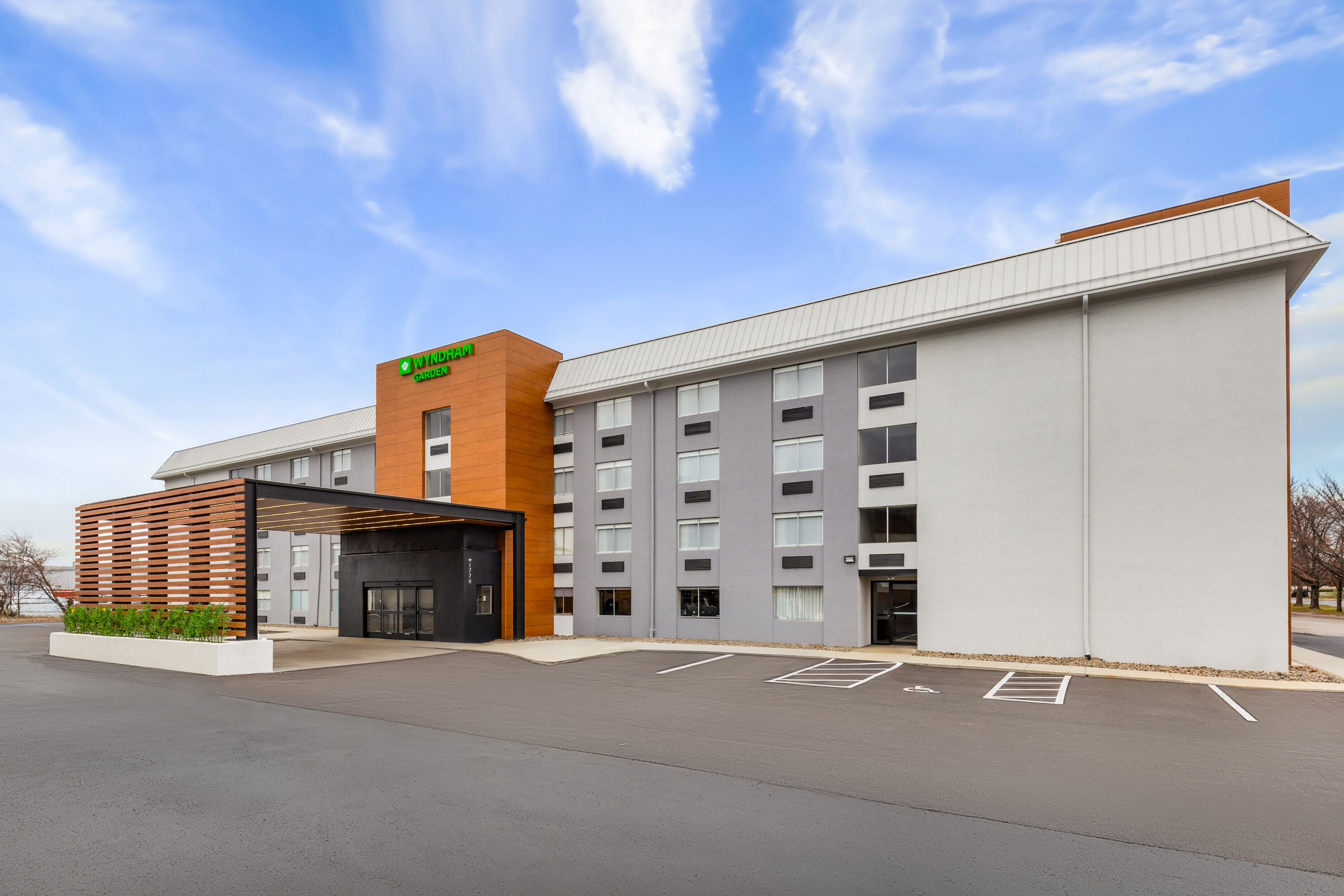 Exterior Day Image of Wyndham Garden Louisville KY hotel in Louisville, Kentucky