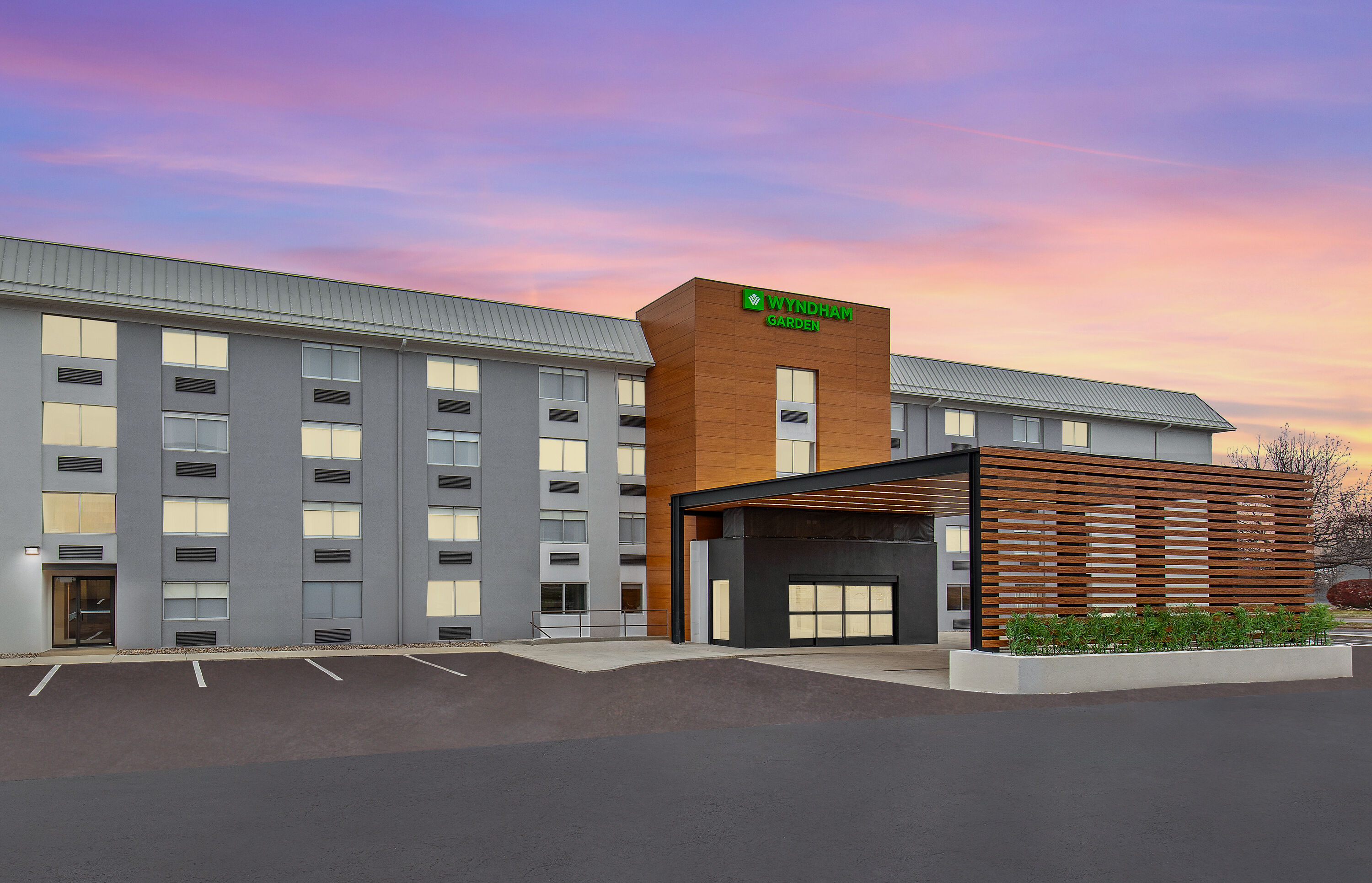 Exterior Dusk Image of Wyndham Garden Louisville KY hotel in Louisville, Kentucky