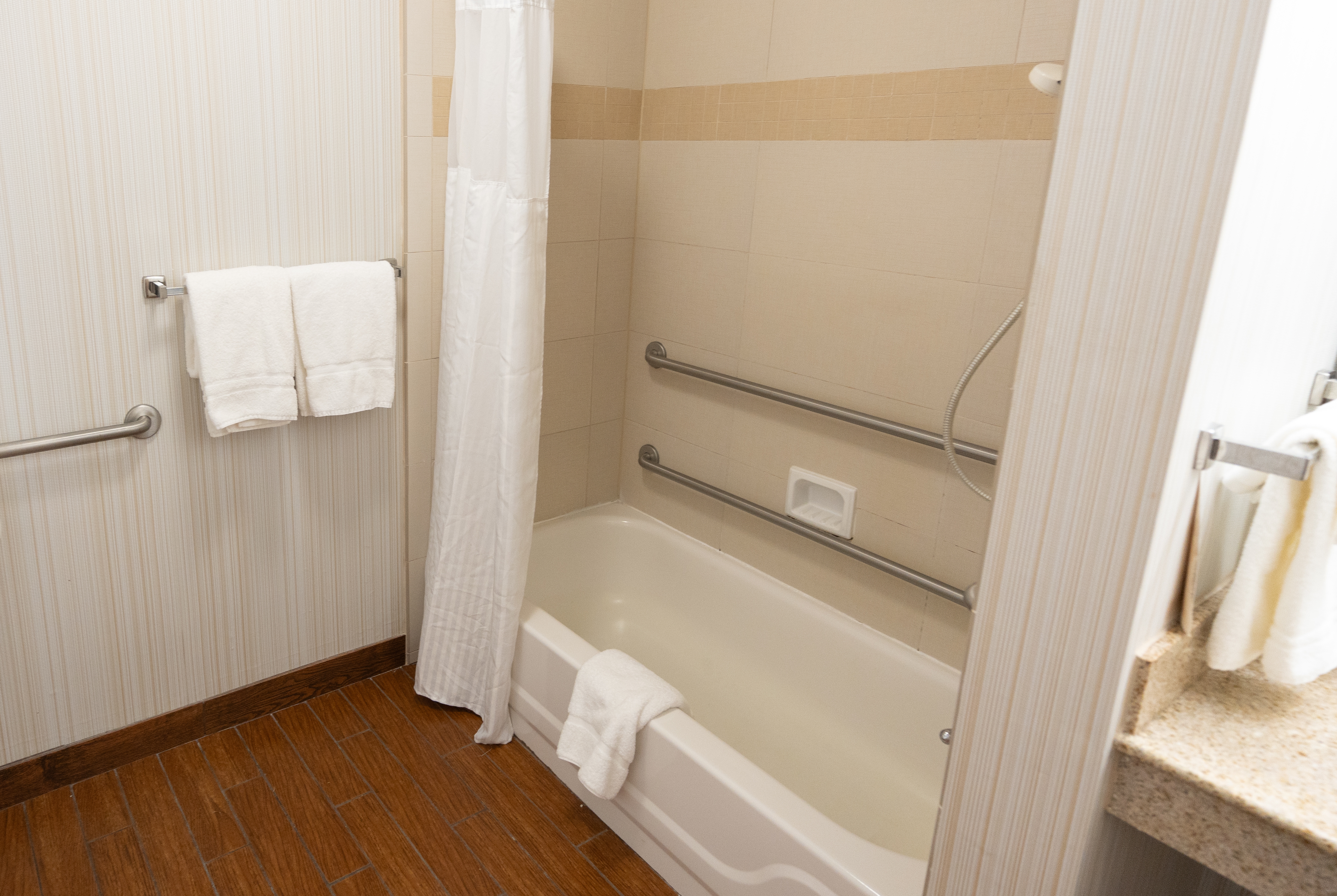 Guest room bath at the Wyndham Garden New Orleans Airport in Kenner, Louisiana