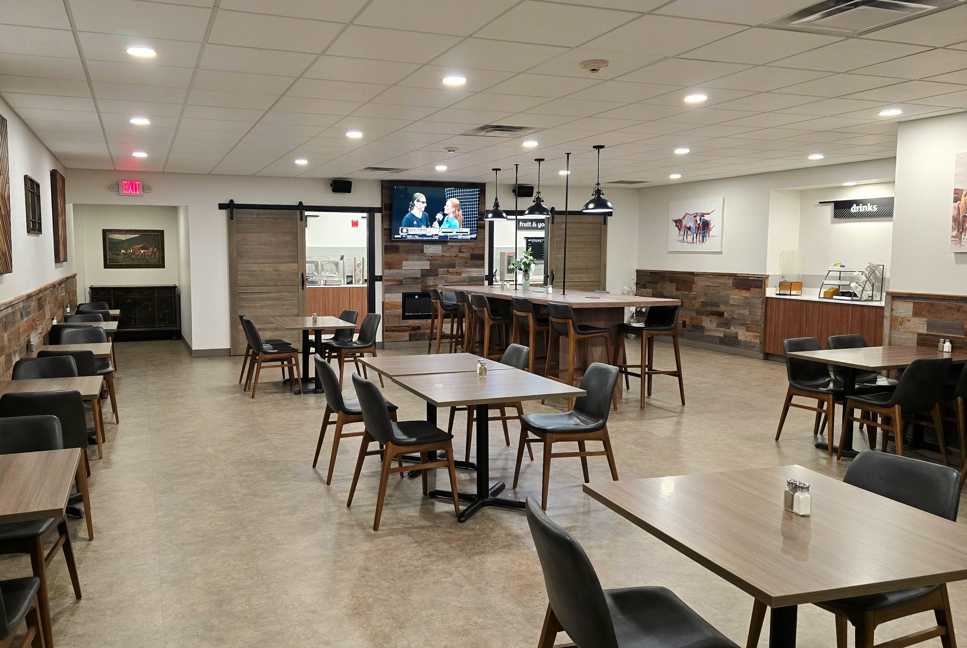 Alexandria Hotel & Conference Center restaurant breakfast area with seating in Alexandria, Minnesota