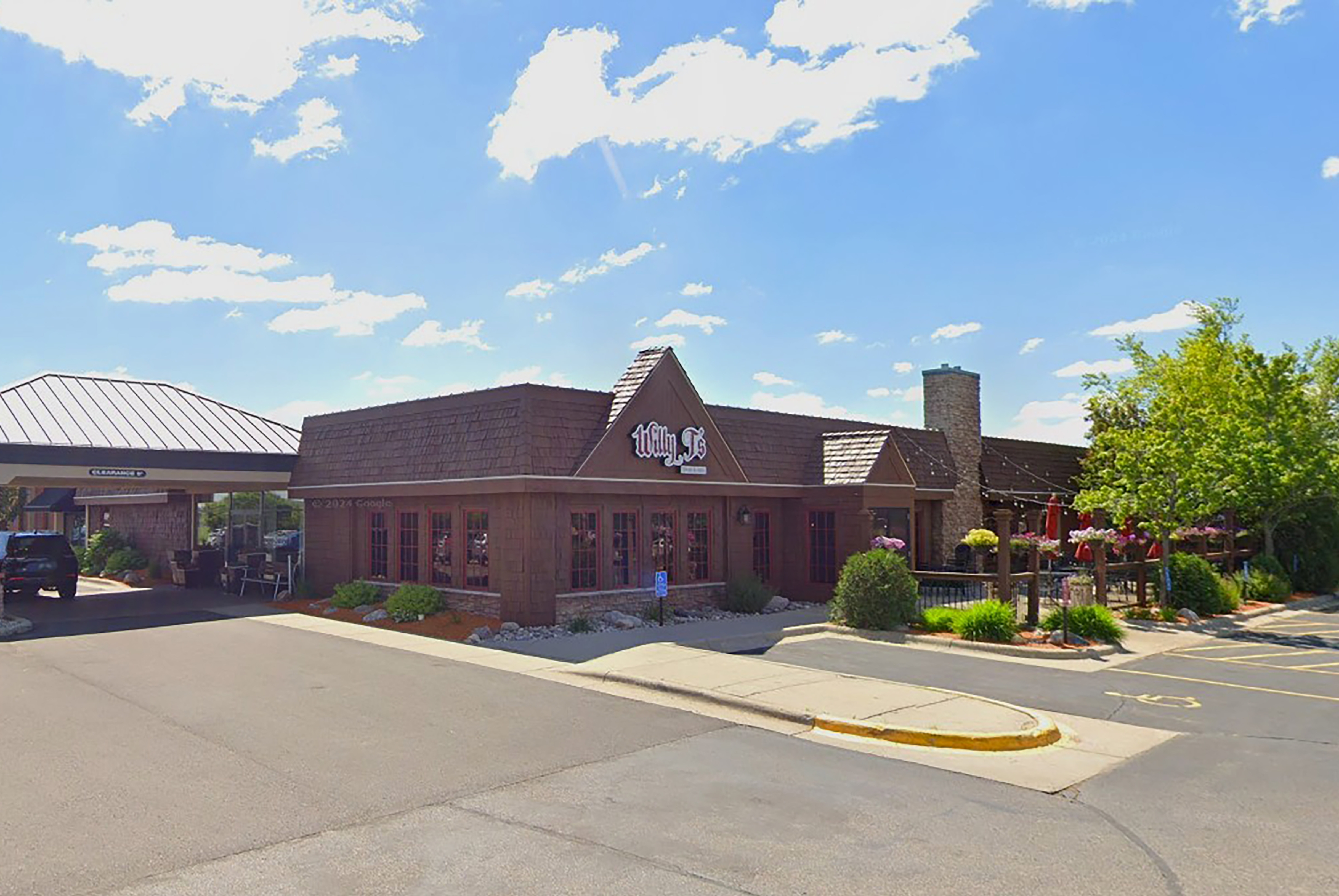 Exterior of Alexandria Hotel & Conference Center hotel in Alexandria, Minnesota